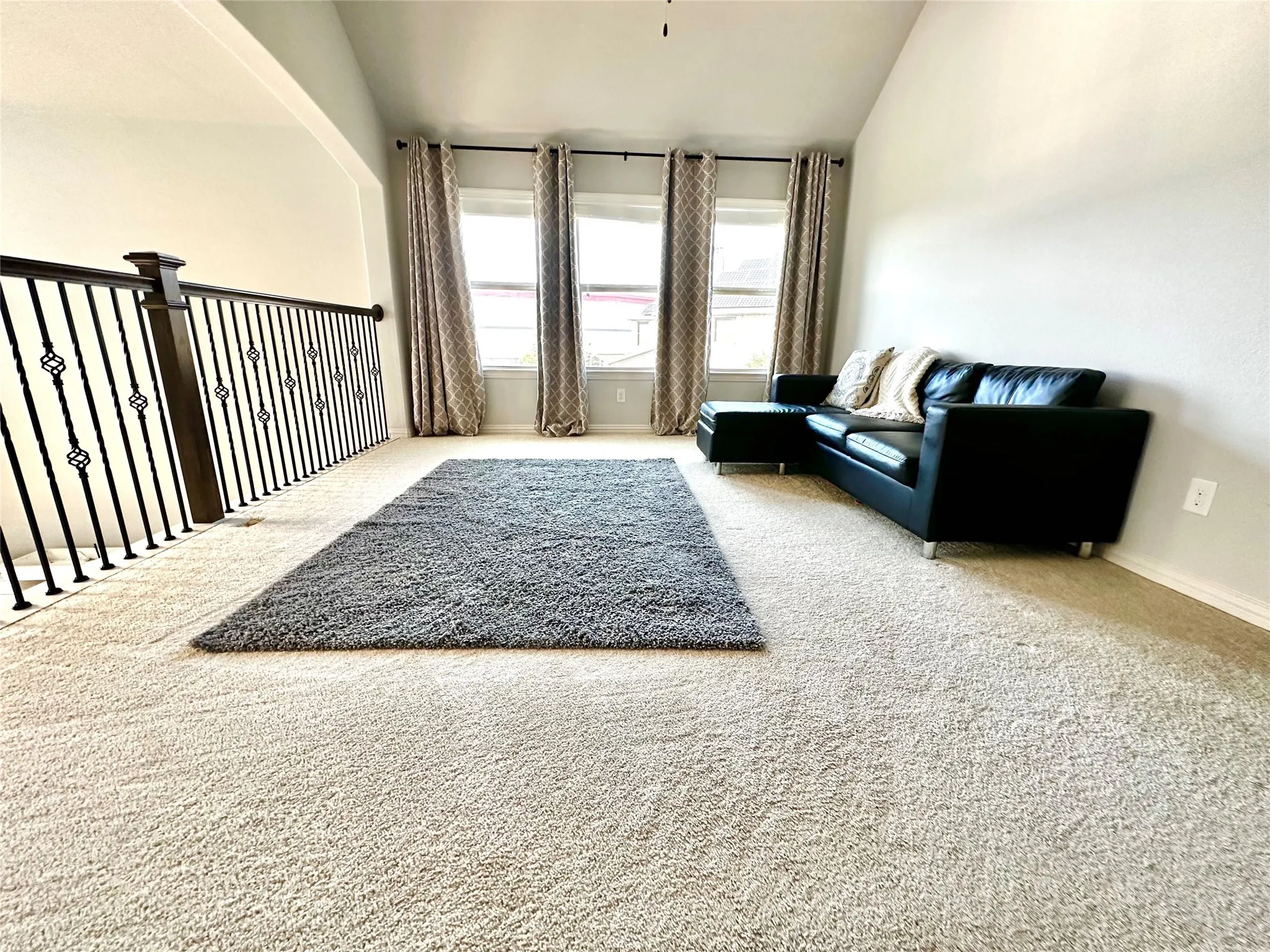 Single Family Residence For Rent in Denton County , 600 Wiltshire Boulevard, Lewisville, Texas 75056, 4 Bedroom, 3 Bathroom, 3 Garage spaces, 2,766 Sqft, built in 2016, mls#21294633, Real Estate Agent in Lewisville, Homes For Rent in Denton county, Homes For Rent in Lewisville, Realtor in Lewisville Texas, Real Estate Brokerage Independent Realty Texas, Luminita Cordes Realtor
