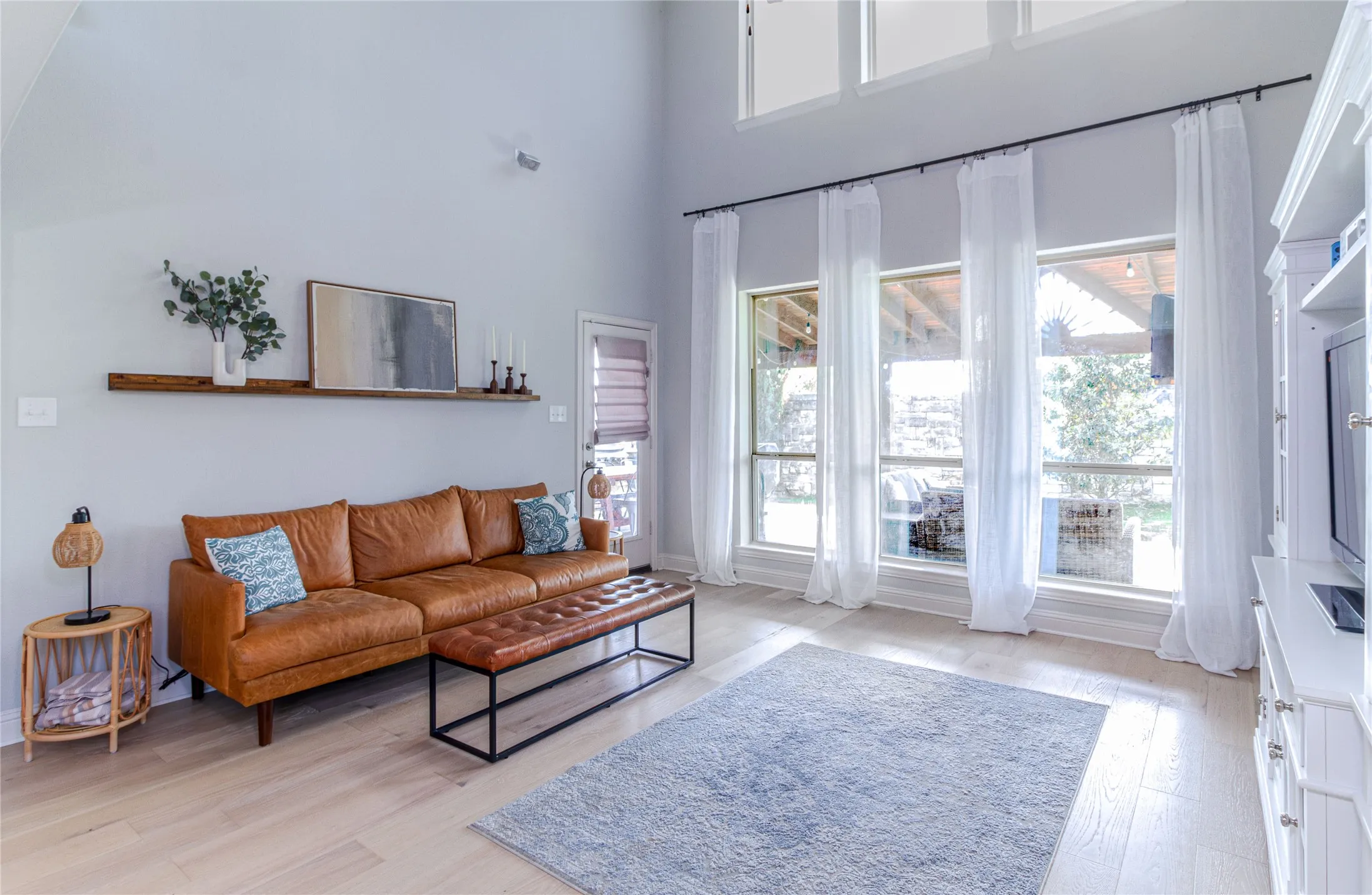Single Family Residence For Rent in Denton County , 600 Wiltshire Boulevard, Lewisville, Texas 75056, 4 Bedroom, 3 Bathroom, 3 Garage spaces, 2,766 Sqft, built in 2016, mls#21294633, Real Estate Agent in Lewisville, Homes For Rent in Denton county, Homes For Rent in Lewisville, Realtor in Lewisville Texas, Real Estate Brokerage Independent Realty Texas, Luminita Cordes Realtor