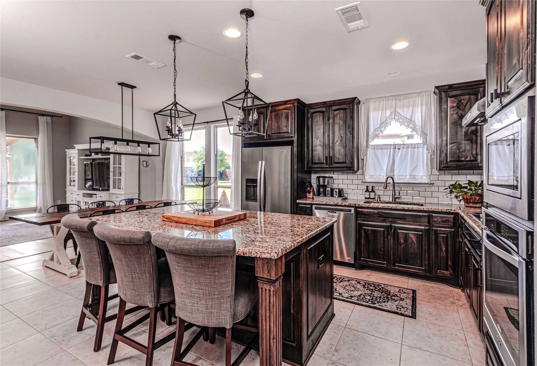 Single Family Residence For Rent in Denton County , 600 Wiltshire Boulevard, Lewisville, Texas 75056, 4 Bedroom, 3 Bathroom, 3 Garage spaces, 2,766 Sqft, built in 2016, mls#21294633, Real Estate Agent in Lewisville, Homes For Rent in Denton county, Homes For Rent in Lewisville, Realtor in Lewisville Texas, Real Estate Brokerage Independent Realty Texas, Luminita Cordes Realtor