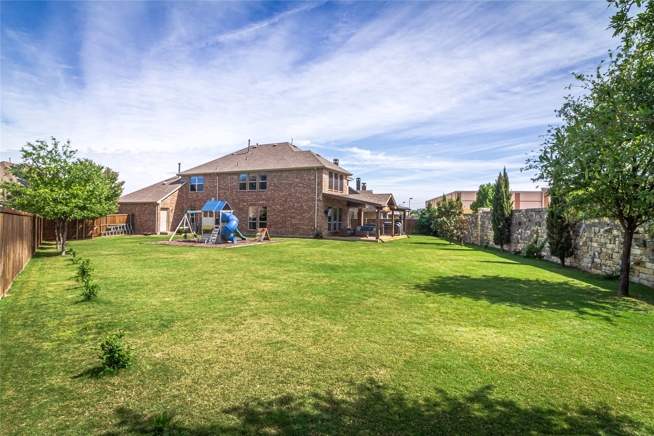 Single Family Residence For Rent in Denton County , 600 Wiltshire Boulevard, Lewisville, Texas 75056, 4 Bedroom, 3 Bathroom, 3 Garage spaces, 2,766 Sqft, built in 2016, mls#21294633, Real Estate Agent in Lewisville, Homes For Rent in Denton county, Homes For Rent in Lewisville, Realtor in Lewisville Texas, Real Estate Brokerage Independent Realty Texas, Luminita Cordes Realtor