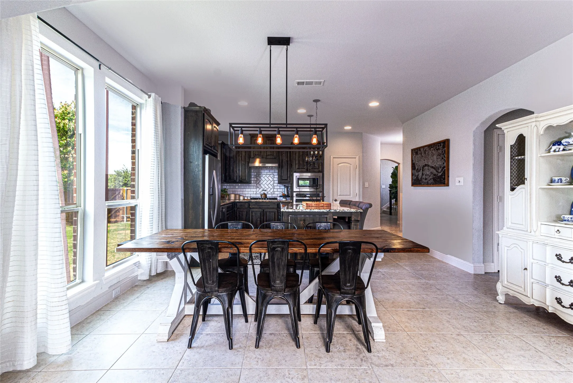 Single Family Residence For Rent in Denton County , 600 Wiltshire Boulevard, Lewisville, Texas 75056, 4 Bedroom, 3 Bathroom, 3 Garage spaces, 2,766 Sqft, built in 2016, mls#21294633, Real Estate Agent in Lewisville, Homes For Rent in Denton county, Homes For Rent in Lewisville, Realtor in Lewisville Texas, Real Estate Brokerage Independent Realty Texas, Luminita Cordes Realtor