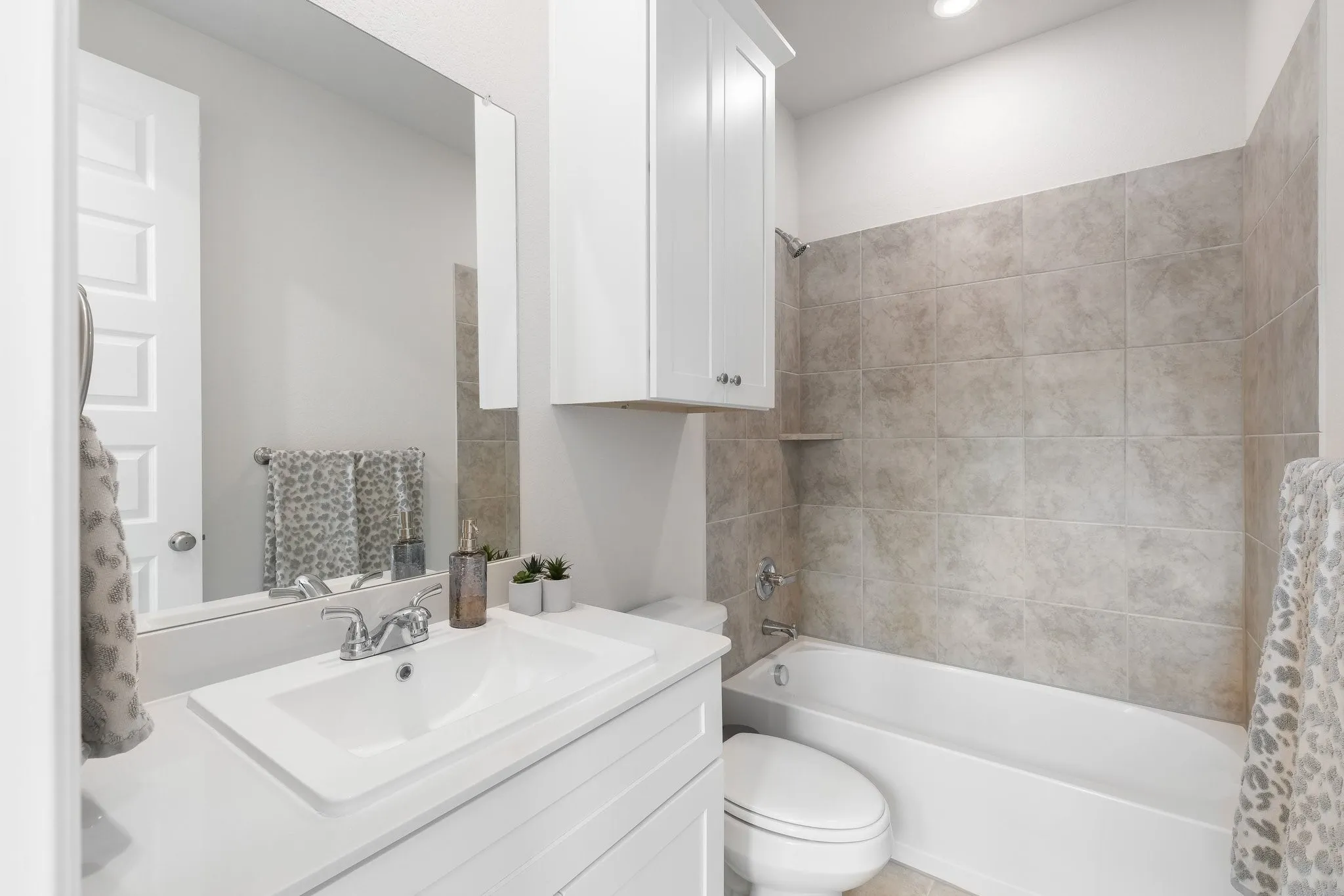 Single Family Residence For Sale in Rockwall County , 3131 Elmwood Street, Fate, Texas 75087, 5 Bedroom, 3 Bathroom, 2 Garage spaces, 2,497 Sqft, built in 2024, mls#21294531, Real Estate Agent in Fate, Homes For Sale in Rockwall county, Homes For Sale in Fate, Realtor in Fate Texas, Real Estate Brokerage Independent Realty Texas, Luminita Cordes Realtor