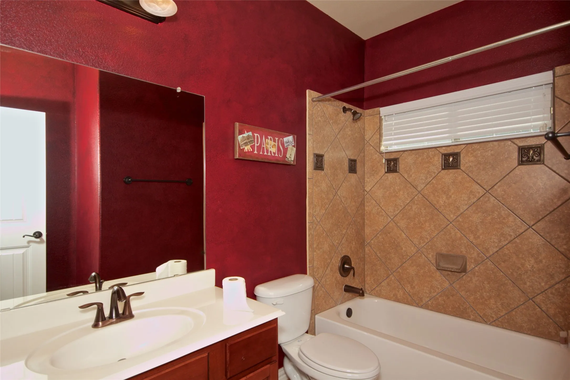 Townhouse For Rent in Collin County , 8709 Trolley Trail, Mc Kinney, Texas 75070, 3 Bedroom, 3 Bathroom, 2 Garage spaces, 2,219 Sqft, built in 2006, mls#21294677, Real Estate Agent in Mc Kinney, Homes For Rent in Collin county, Homes For Rent in Mc Kinney, Realtor in Mc Kinney Texas, Real Estate Brokerage Independent Realty Texas, Luminita Cordes Realtor