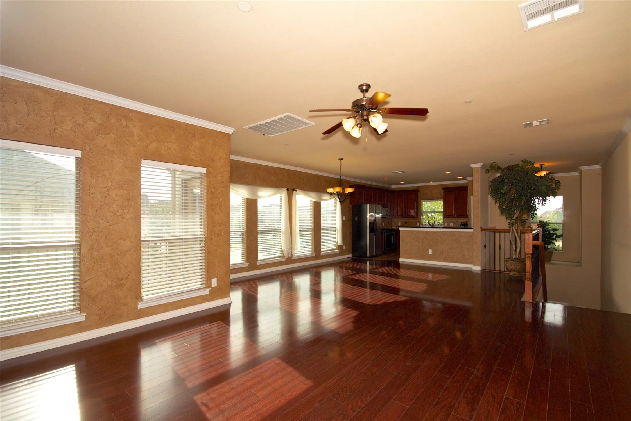 Townhouse For Rent in Collin County , 8709 Trolley Trail, Mc Kinney, Texas 75070, 3 Bedroom, 3 Bathroom, 2 Garage spaces, 2,219 Sqft, built in 2006, mls#21294677, Real Estate Agent in Mc Kinney, Homes For Rent in Collin county, Homes For Rent in Mc Kinney, Realtor in Mc Kinney Texas, Real Estate Brokerage Independent Realty Texas, Luminita Cordes Realtor