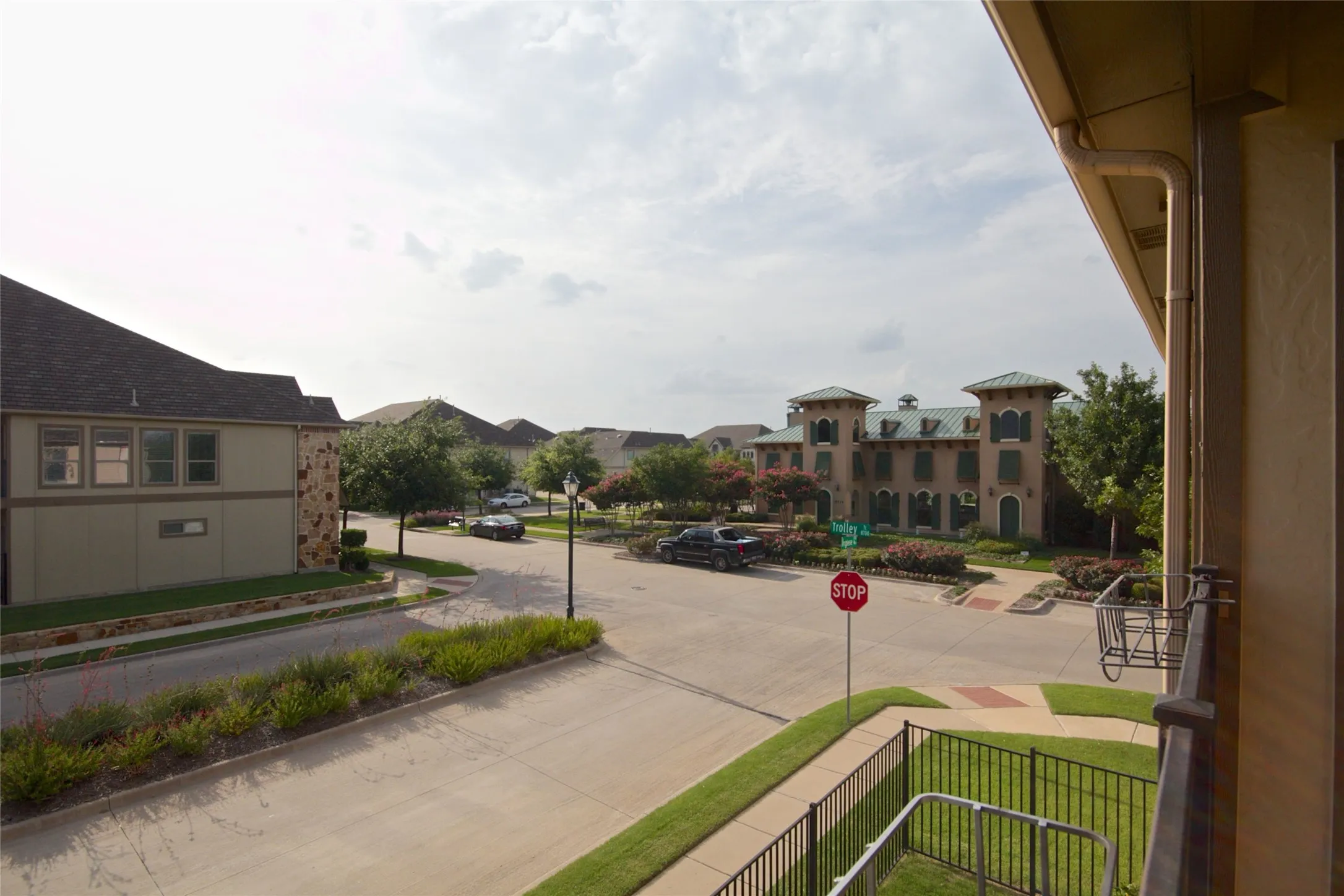 Townhouse For Rent in Collin County , 8709 Trolley Trail, Mc Kinney, Texas 75070, 3 Bedroom, 3 Bathroom, 2 Garage spaces, 2,219 Sqft, built in 2006, mls#21294677, Real Estate Agent in Mc Kinney, Homes For Rent in Collin county, Homes For Rent in Mc Kinney, Realtor in Mc Kinney Texas, Real Estate Brokerage Independent Realty Texas, Luminita Cordes Realtor