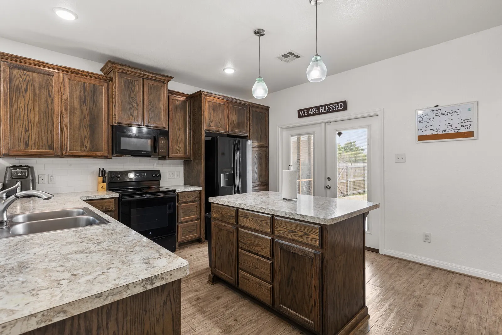Single Family Residence For Sale in Mc Lennan County , 300 N Bermuda Street, Lacy Lakeview, Texas 76705, 3 Bedrooms, 2 Bathrooms, 2 Garage spaces, 1,494 Sqft, built in 2018, Price $255,000, mls#21292670, Real Estate Agent in Lacy Lakeview, Homes For Sale in Mc Lennan county, Homes For Sale in Lacy Lakeview, Realtor in Lacy Lakeview Texas, Real Estate Brokerage Independent Realty Texas, Luminita Cordes Realtor