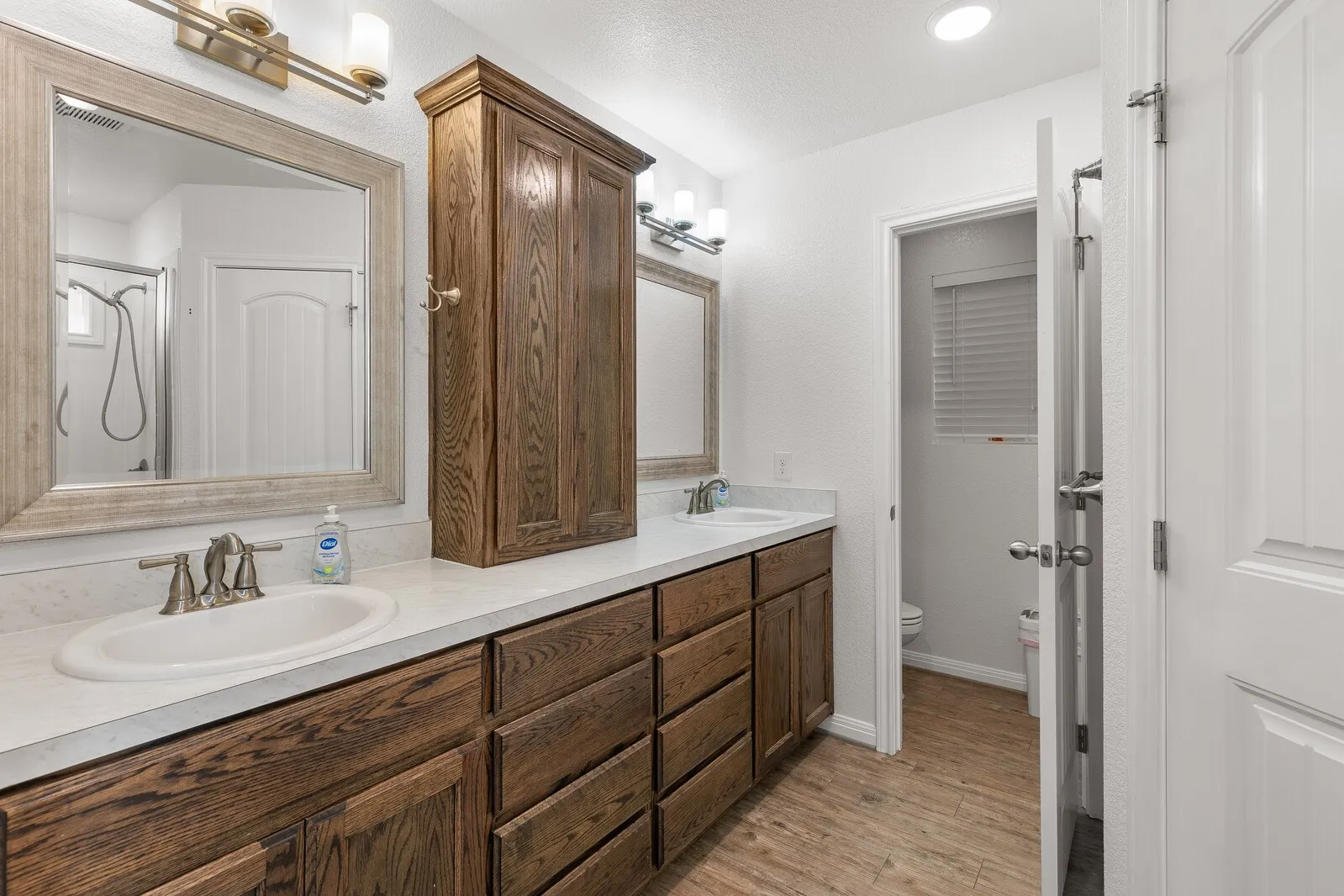 Single Family Residence For Sale in Mc Lennan County , 300 N Bermuda Street, Lacy Lakeview, Texas 76705, 3 Bedrooms, 2 Bathrooms, 2 Garage spaces, 1,494 Sqft, built in 2018, Price $255,000, mls#21292670, Real Estate Agent in Lacy Lakeview, Homes For Sale in Mc Lennan county, Homes For Sale in Lacy Lakeview, Realtor in Lacy Lakeview Texas, Real Estate Brokerage Independent Realty Texas, Luminita Cordes Realtor