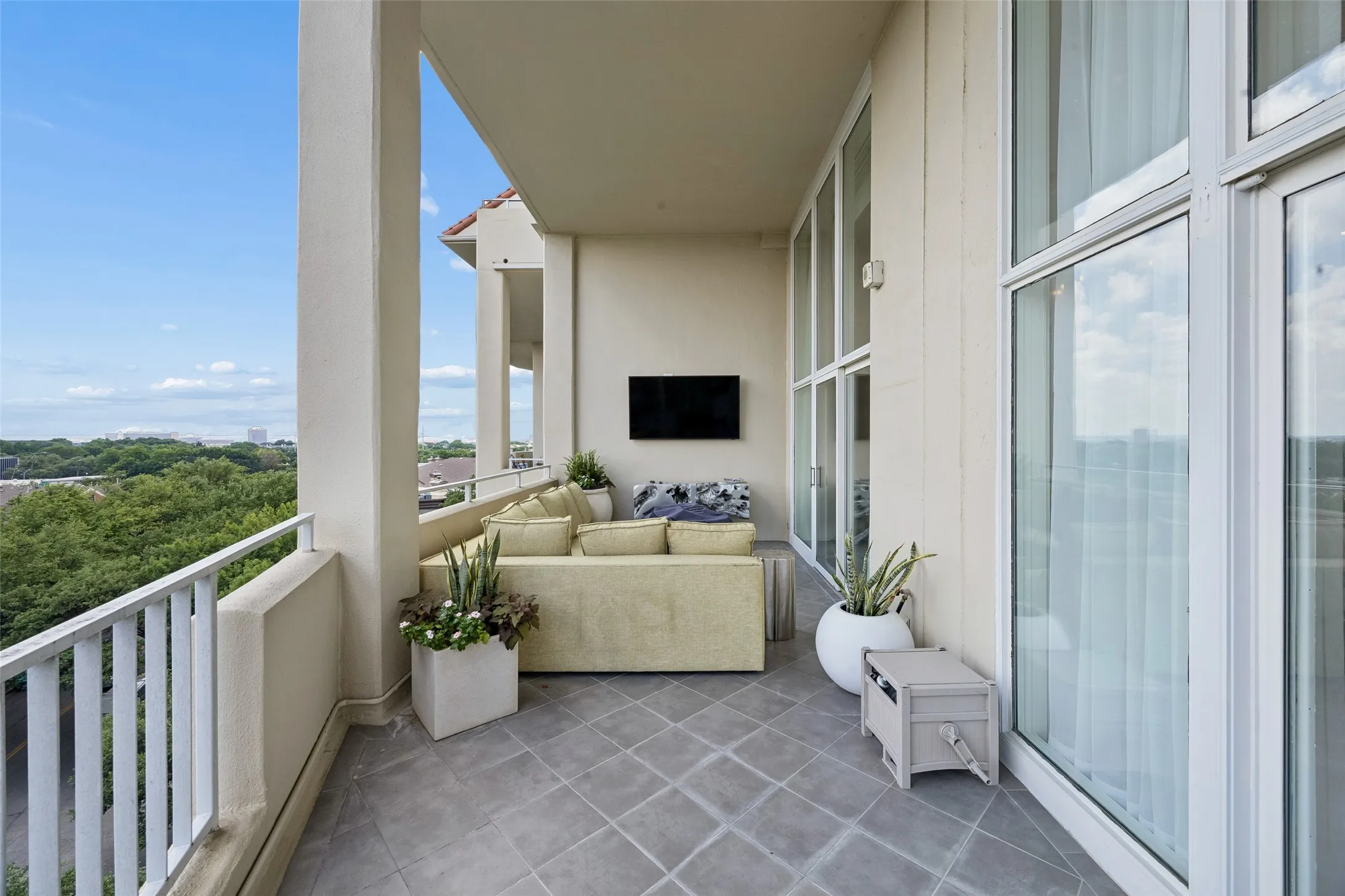 Unobstructed Downtown Views