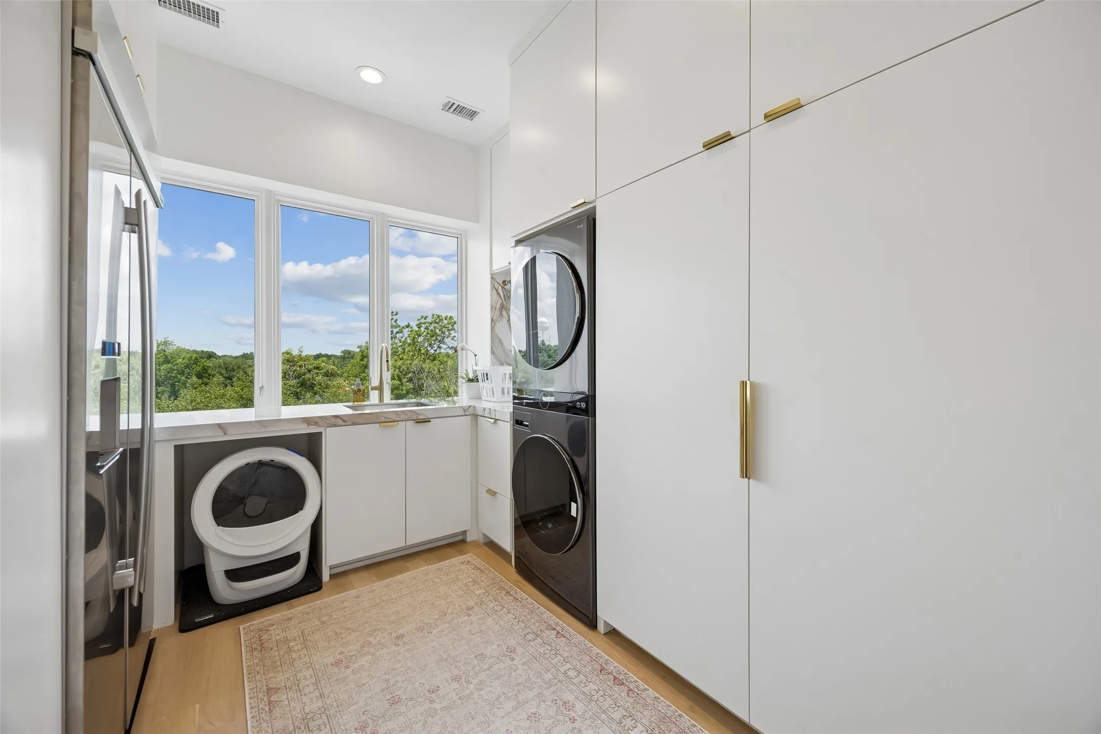 Condominium For Sale in Dallas County , 4500 Roland Avenue 701, Highland Park, Texas 75219, 2 Bedroom, 4 Bathroom, 2 Garage spaces, 2,855 Sqft, built in 1982, mls#21293143, Real Estate Agent in Highland Park, Homes For Sale in Dallas county, Homes For Sale in Highland Park, Realtor in Highland Park Texas, Real Estate Brokerage Independent Realty Texas, Luminita Cordes Realtor