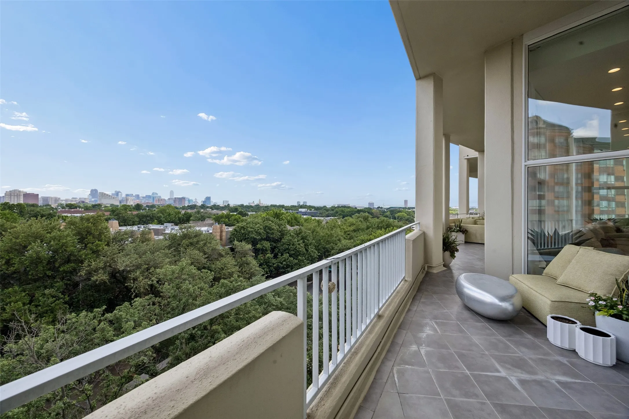 Unobstructed Downtown Views