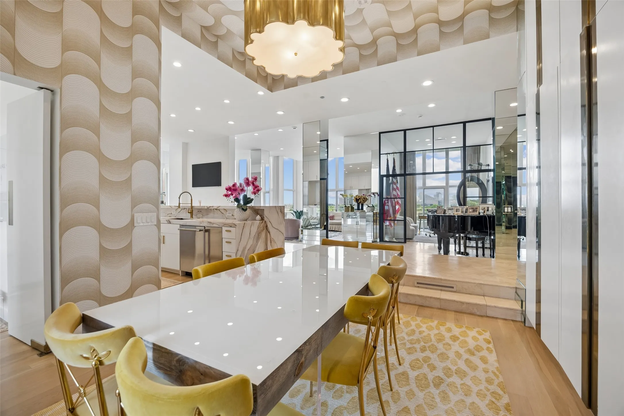 Condominium For Sale in Dallas County , 4500 Roland Avenue 701, Highland Park, Texas 75219, 2 Bedroom, 4 Bathroom, 2 Garage spaces, 2,855 Sqft, built in 1982, mls#21293143, Real Estate Agent in Highland Park, Homes For Sale in Dallas county, Homes For Sale in Highland Park, Realtor in Highland Park Texas, Real Estate Brokerage Independent Realty Texas, Luminita Cordes Realtor