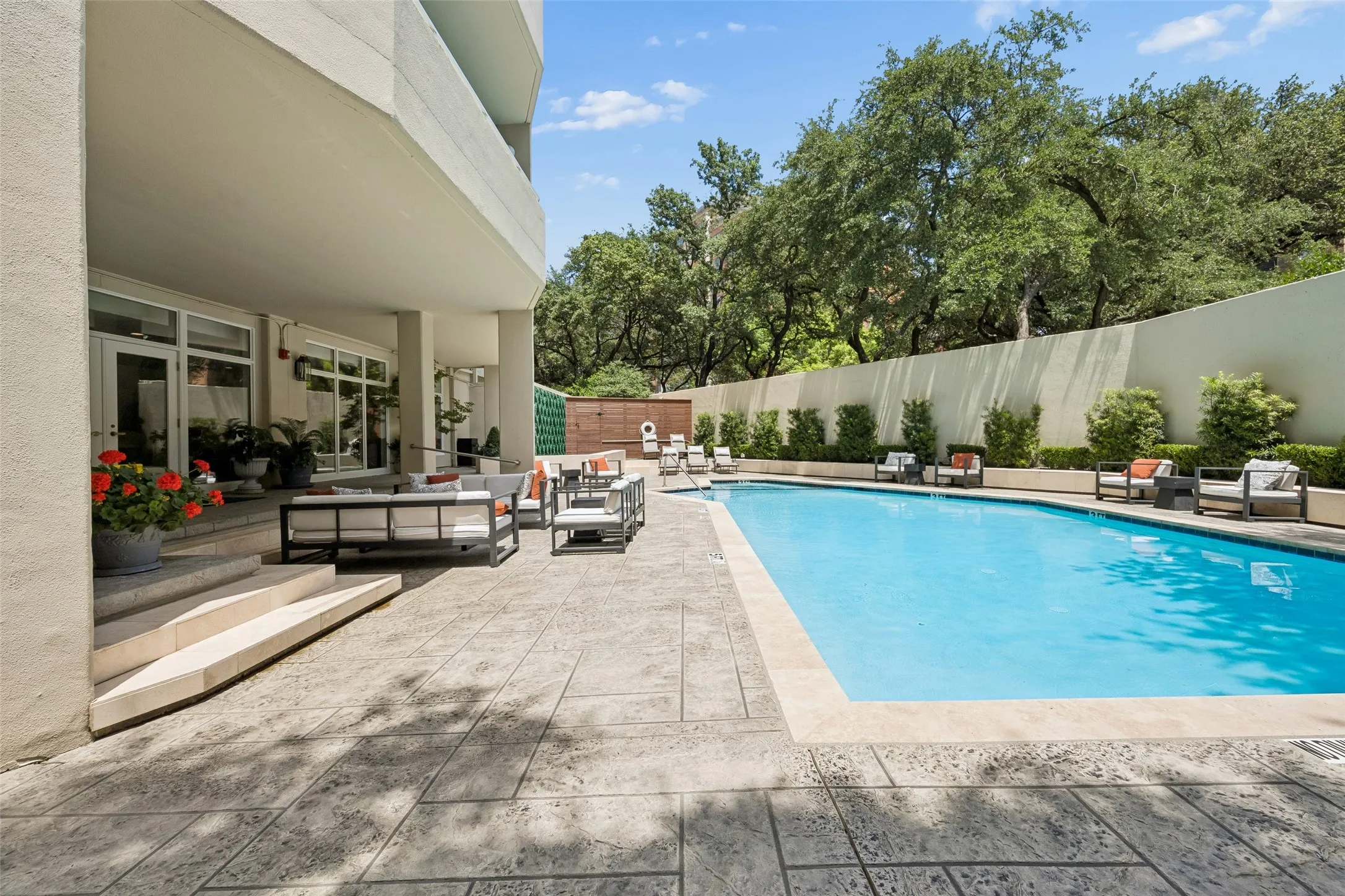 Condominium For Sale in Dallas County , 4500 Roland Avenue 701, Highland Park, Texas 75219, 2 Bedroom, 4 Bathroom, 2 Garage spaces, 2,855 Sqft, built in 1982, mls#21293143, Real Estate Agent in Highland Park, Homes For Sale in Dallas county, Homes For Sale in Highland Park, Realtor in Highland Park Texas, Real Estate Brokerage Independent Realty Texas, Luminita Cordes Realtor