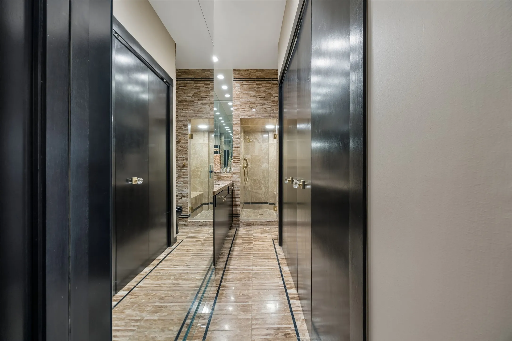 Condominium For Sale in Dallas County , 4500 Roland Avenue 701, Highland Park, Texas 75219, 2 Bedroom, 4 Bathroom, 2 Garage spaces, 2,855 Sqft, built in 1982, mls#21293143, Real Estate Agent in Highland Park, Homes For Sale in Dallas county, Homes For Sale in Highland Park, Realtor in Highland Park Texas, Real Estate Brokerage Independent Realty Texas, Luminita Cordes Realtor