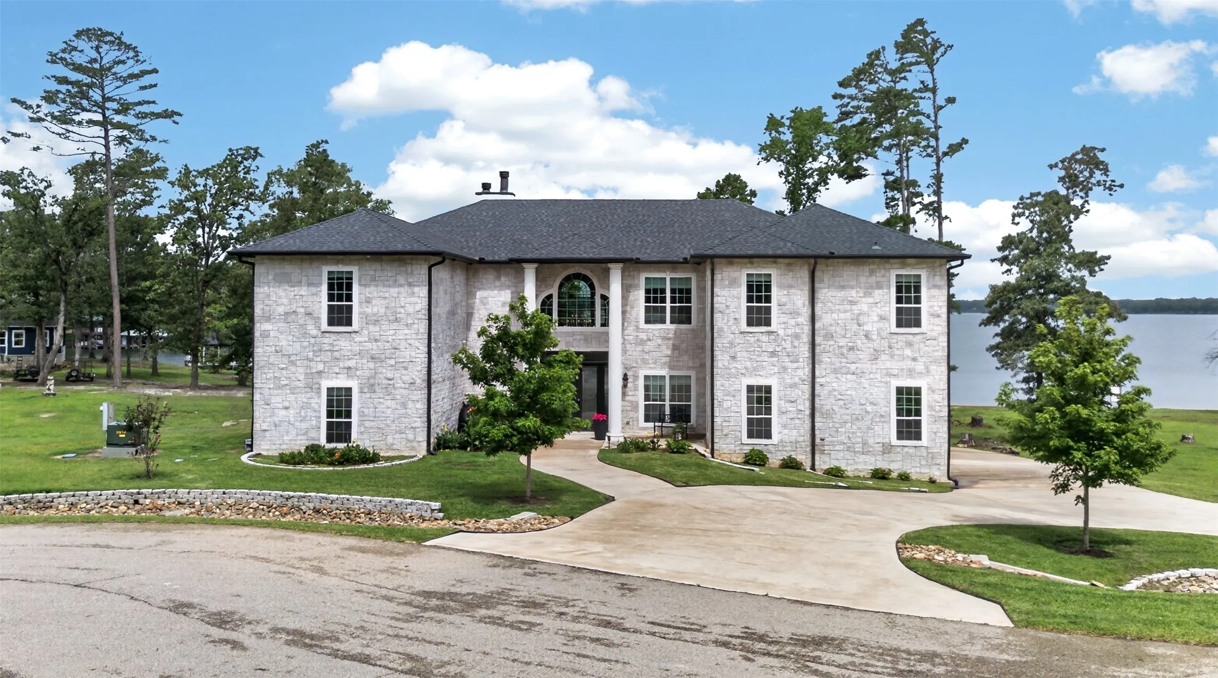 Single Family Residence For Sale in Camp County , 145 Private Road 52605, Pittsburg, Texas 75686, 6 Bedroom, 6 Bathroom, 2 Garage spaces, 5,201 Sqft, built in 2022, mls#21282679, Real Estate Agent in Pittsburg, Homes For Sale in Camp county, Homes For Sale in Pittsburg, Realtor in Pittsburg Texas, Real Estate Brokerage Independent Realty Texas, Luminita Cordes Realtor