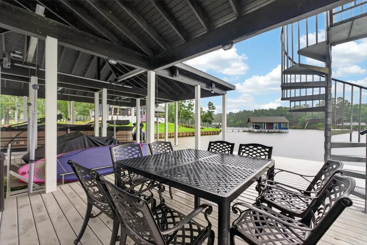 Boathouse Dining for 8
