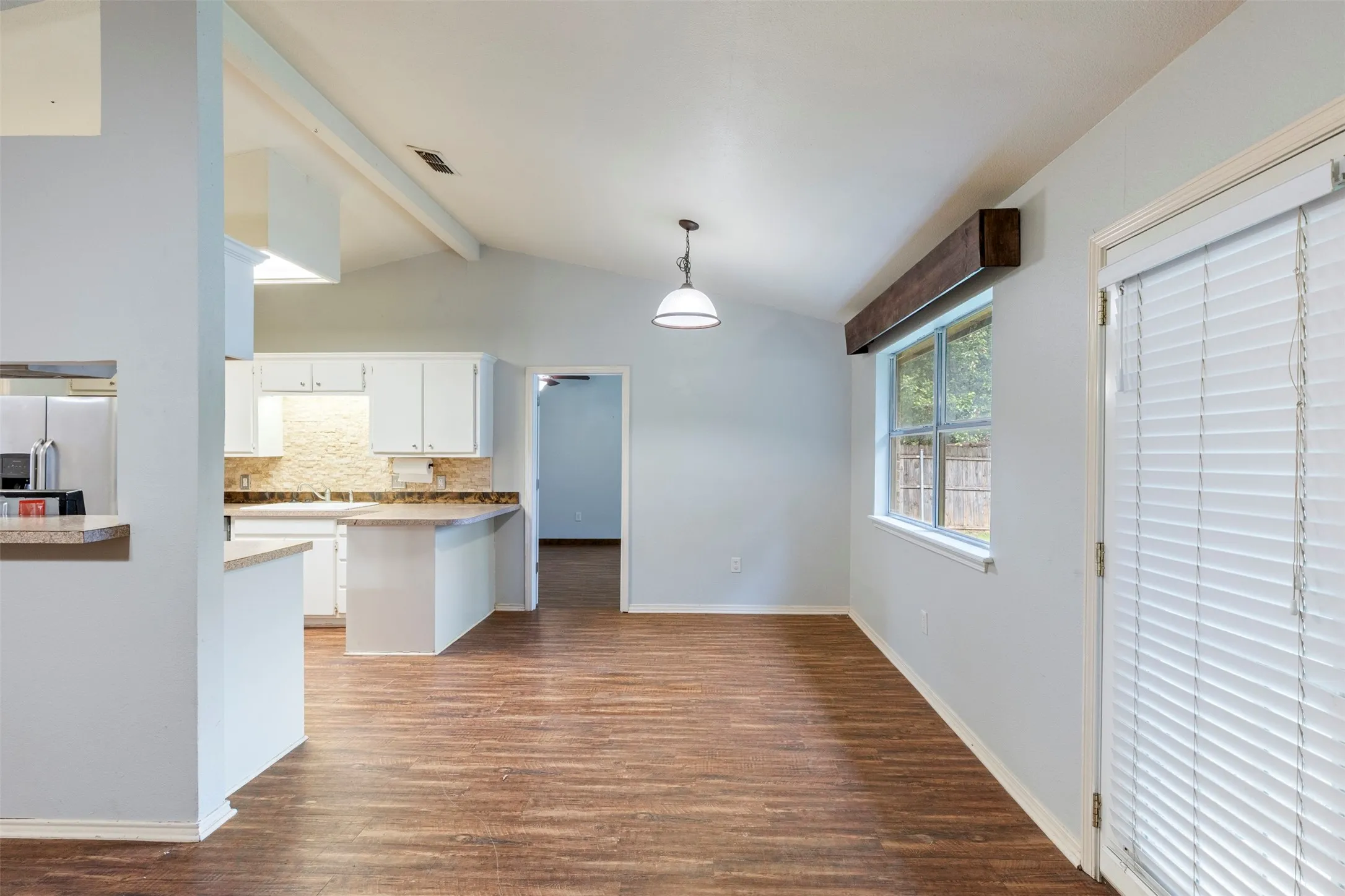 Single Family Residence For Sale in Tarrant County , 3912 Longstraw Drive, Fort Worth, Texas 76137, 3 Bedroom, 2 Bathroom, Garage spaces, 2,101 Sqft, built in 1980, mls#21294691, Real Estate Agent in Fort Worth, Homes For Sale in Tarrant county, Homes For Sale in Fort Worth, Realtor in Fort Worth Texas, Real Estate Brokerage Independent Realty Texas, Luminita Cordes Realtor