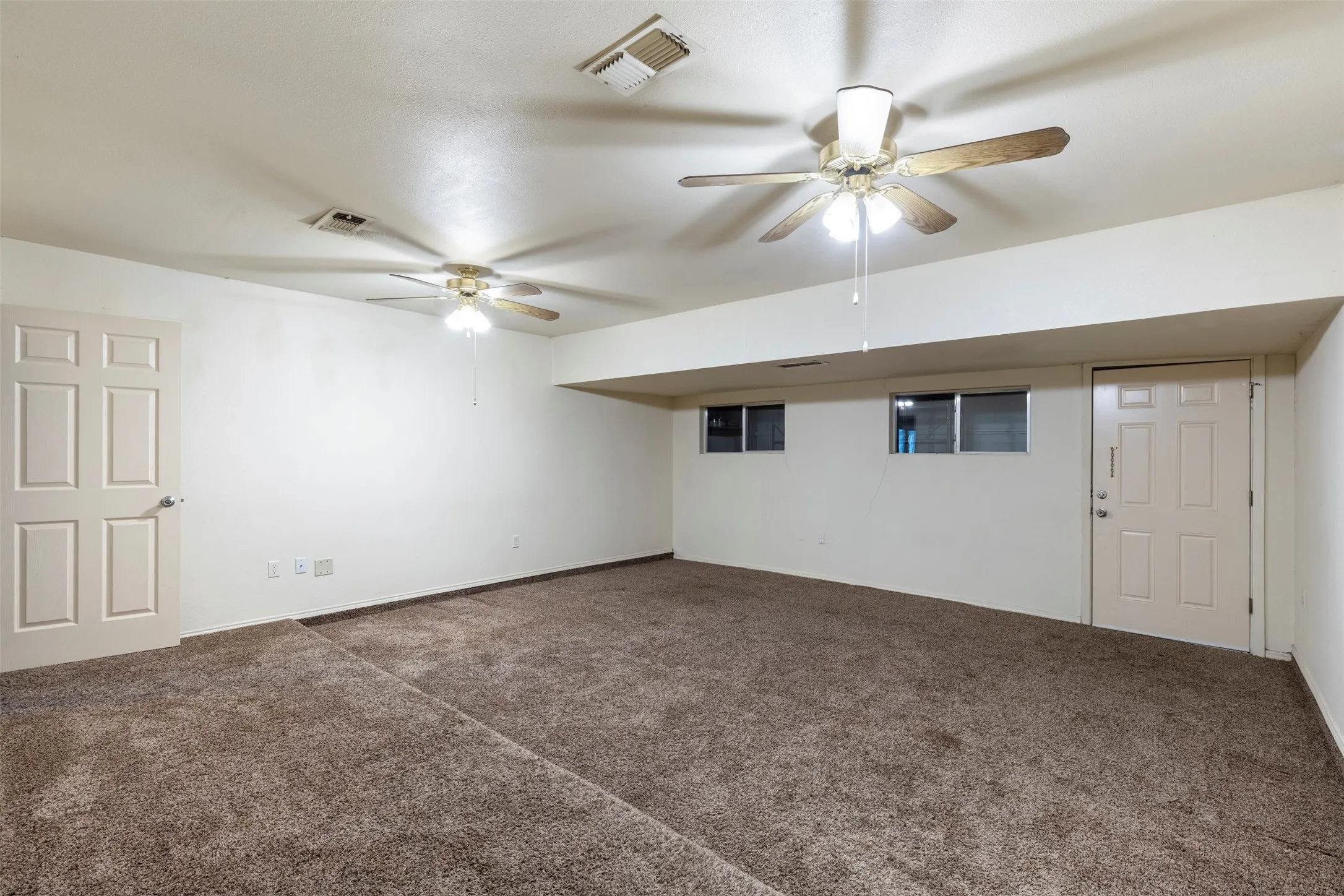 Single Family Residence For Sale in Tarrant County , 3912 Longstraw Drive, Fort Worth, Texas 76137, 3 Bedroom, 2 Bathroom, Garage spaces, 2,101 Sqft, built in 1980, mls#21294691, Real Estate Agent in Fort Worth, Homes For Sale in Tarrant county, Homes For Sale in Fort Worth, Realtor in Fort Worth Texas, Real Estate Brokerage Independent Realty Texas, Luminita Cordes Realtor