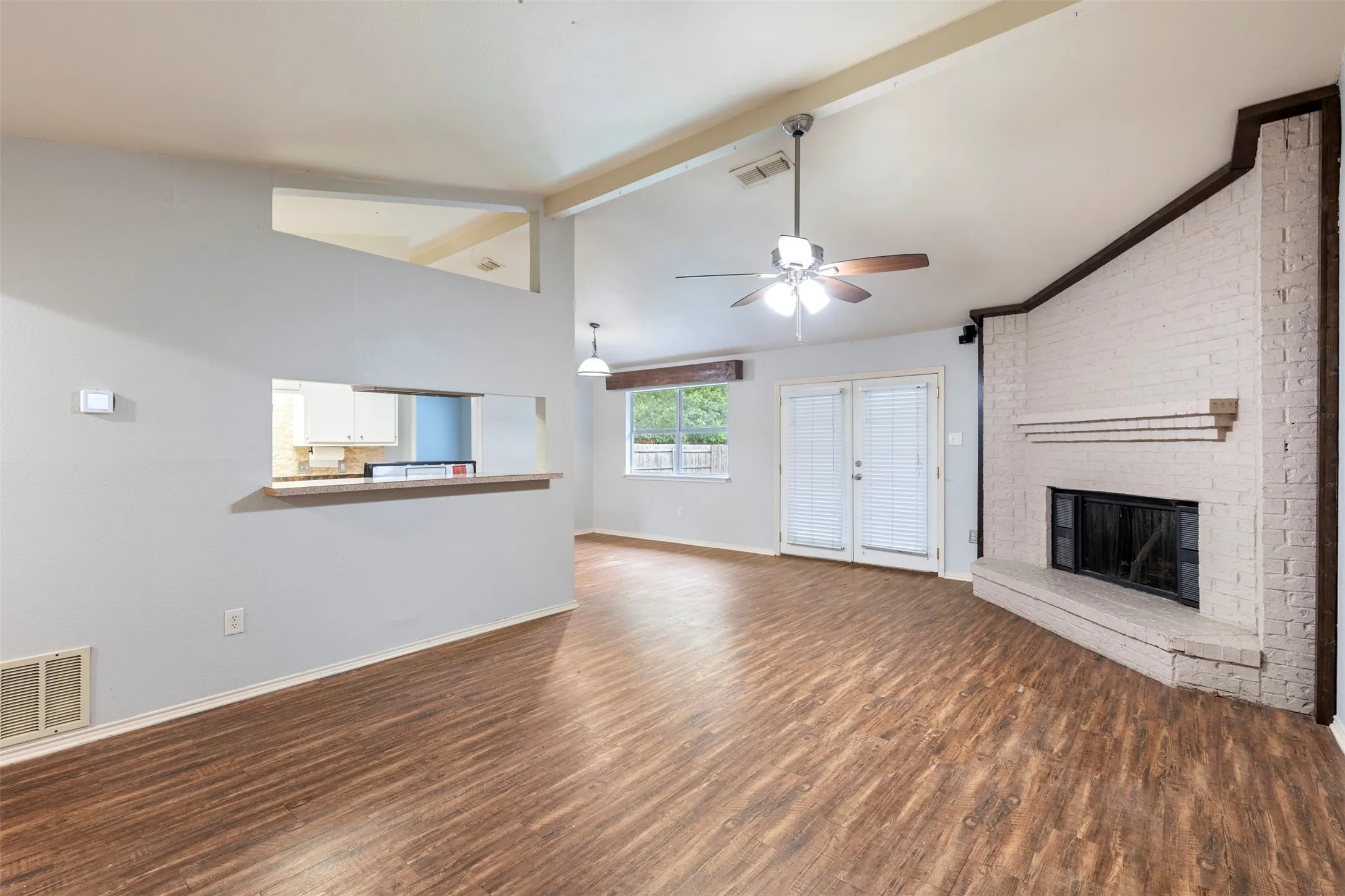 Single Family Residence For Sale in Tarrant County , 3912 Longstraw Drive, Fort Worth, Texas 76137, 3 Bedroom, 2 Bathroom, Garage spaces, 2,101 Sqft, built in 1980, mls#21294691, Real Estate Agent in Fort Worth, Homes For Sale in Tarrant county, Homes For Sale in Fort Worth, Realtor in Fort Worth Texas, Real Estate Brokerage Independent Realty Texas, Luminita Cordes Realtor