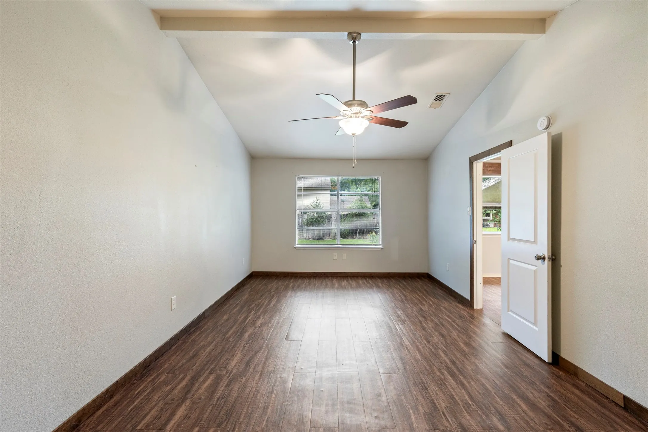 Single Family Residence For Sale in Tarrant County , 3912 Longstraw Drive, Fort Worth, Texas 76137, 3 Bedroom, 2 Bathroom, Garage spaces, 2,101 Sqft, built in 1980, mls#21294691, Real Estate Agent in Fort Worth, Homes For Sale in Tarrant county, Homes For Sale in Fort Worth, Realtor in Fort Worth Texas, Real Estate Brokerage Independent Realty Texas, Luminita Cordes Realtor
