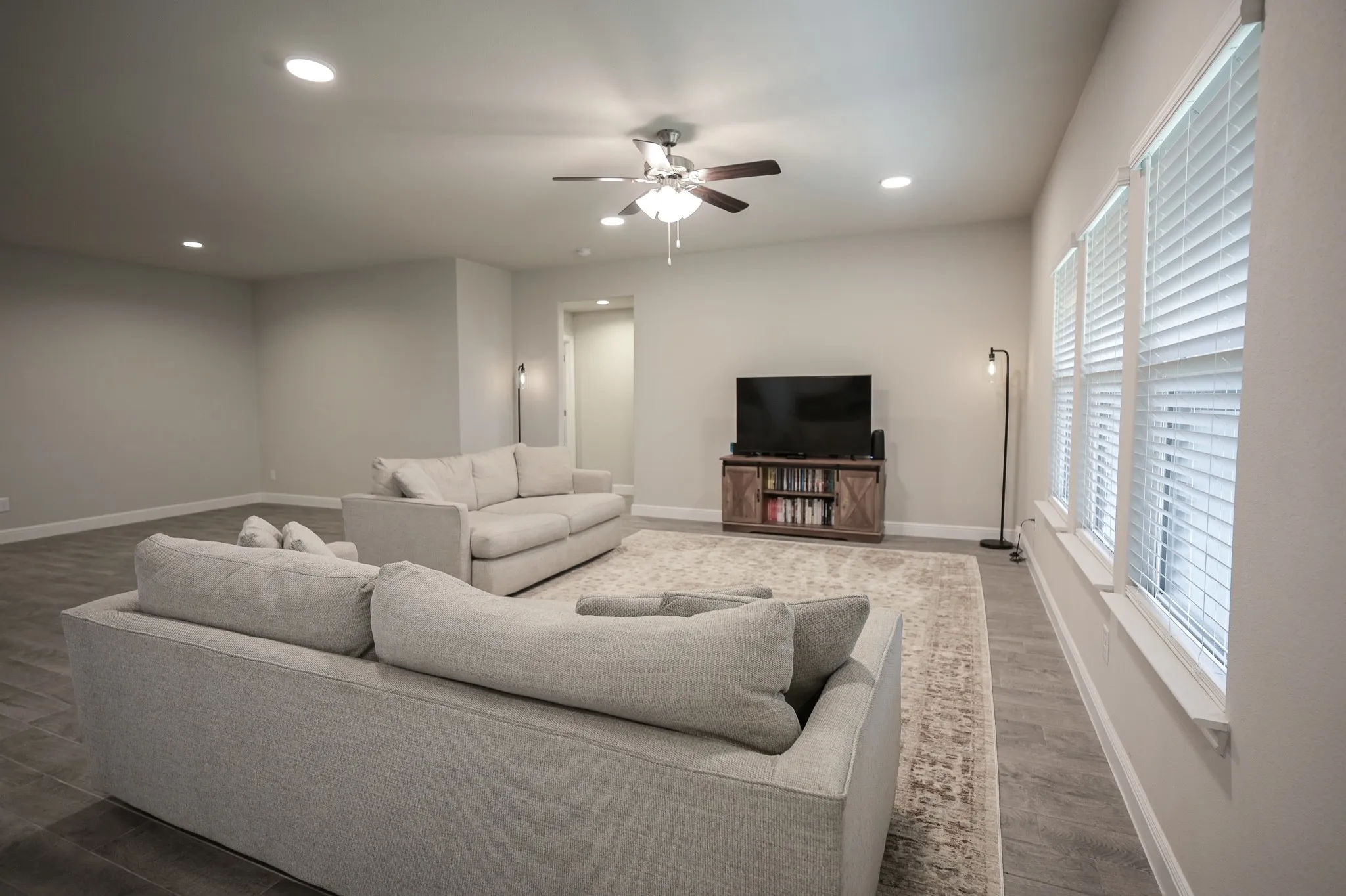 Single Family Residence For Sale in Johnson County , 725 Golden Gate Park Road, Alvarado, Texas 76009, 4 Bedroom, 2 Bathroom, 2 Garage spaces, 2,172 Sqft, built in 2023, mls#21294707, Real Estate Agent in Alvarado, Homes For Sale in Johnson county, Homes For Sale in Alvarado, Realtor in Alvarado Texas, Real Estate Brokerage Independent Realty Texas, Luminita Cordes Realtor
