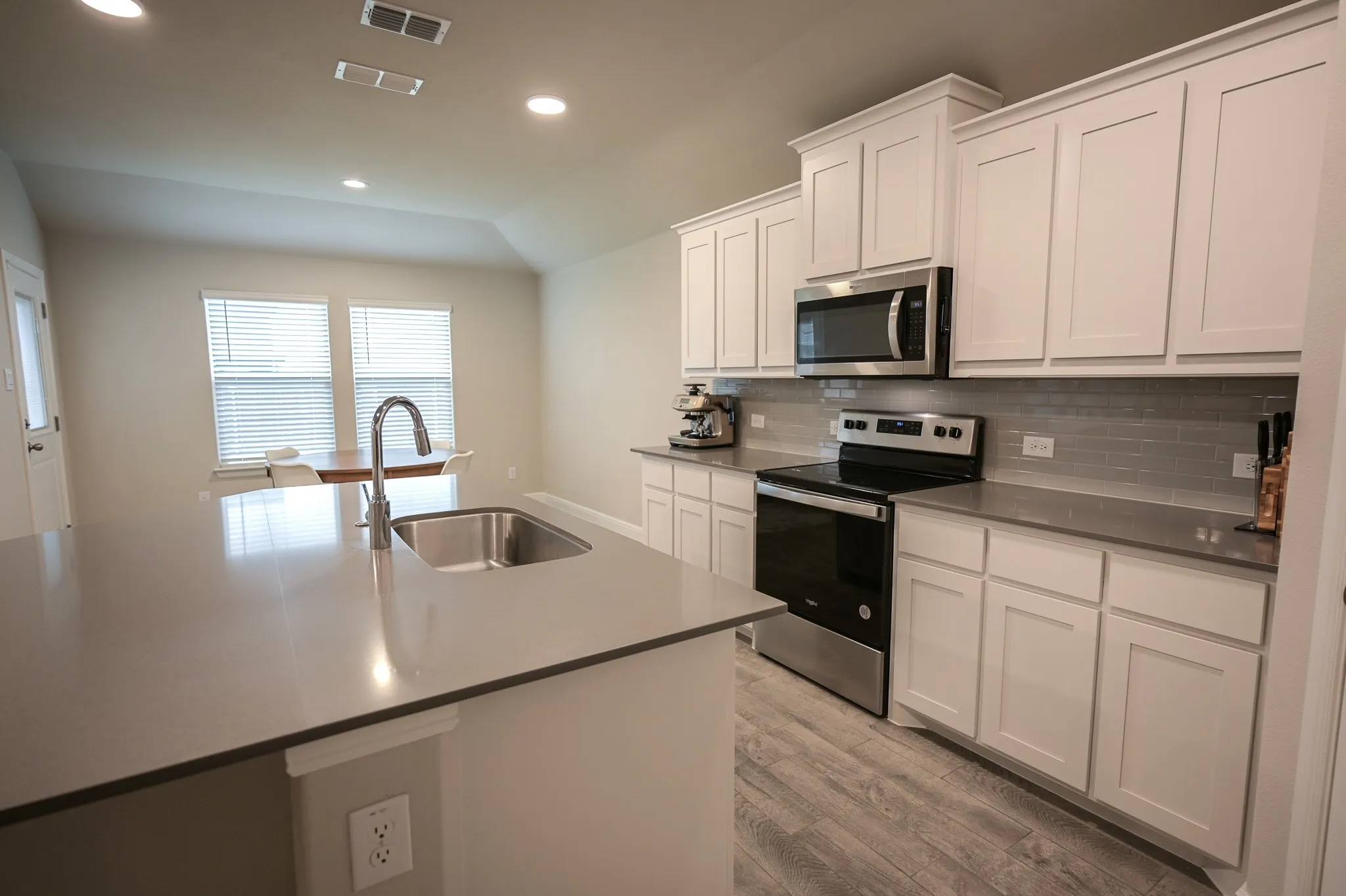 Single Family Residence For Sale in Johnson County , 725 Golden Gate Park Road, Alvarado, Texas 76009, 4 Bedroom, 2 Bathroom, 2 Garage spaces, 2,172 Sqft, built in 2023, mls#21294707, Real Estate Agent in Alvarado, Homes For Sale in Johnson county, Homes For Sale in Alvarado, Realtor in Alvarado Texas, Real Estate Brokerage Independent Realty Texas, Luminita Cordes Realtor
