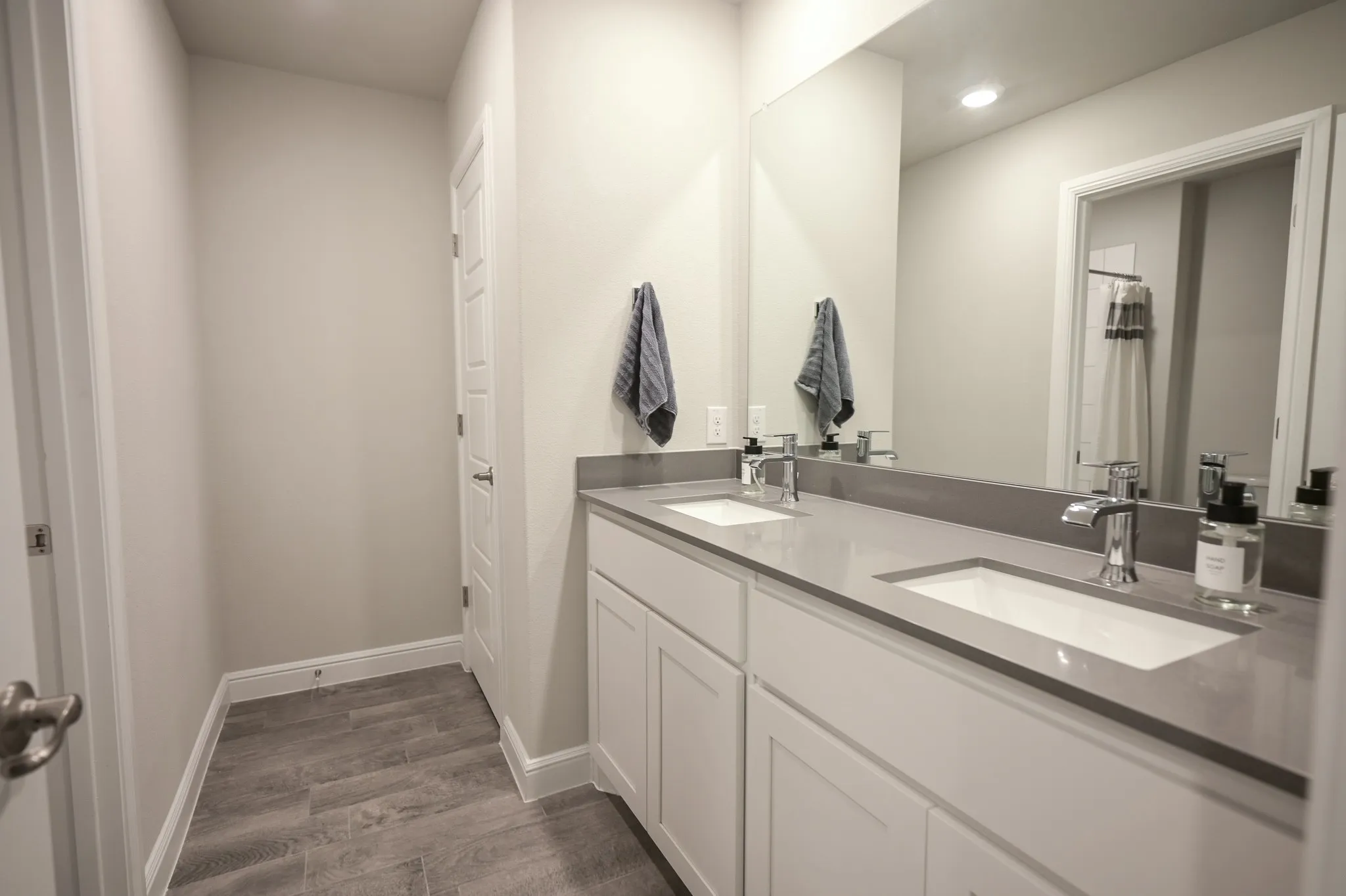 Double sink in Bathroom