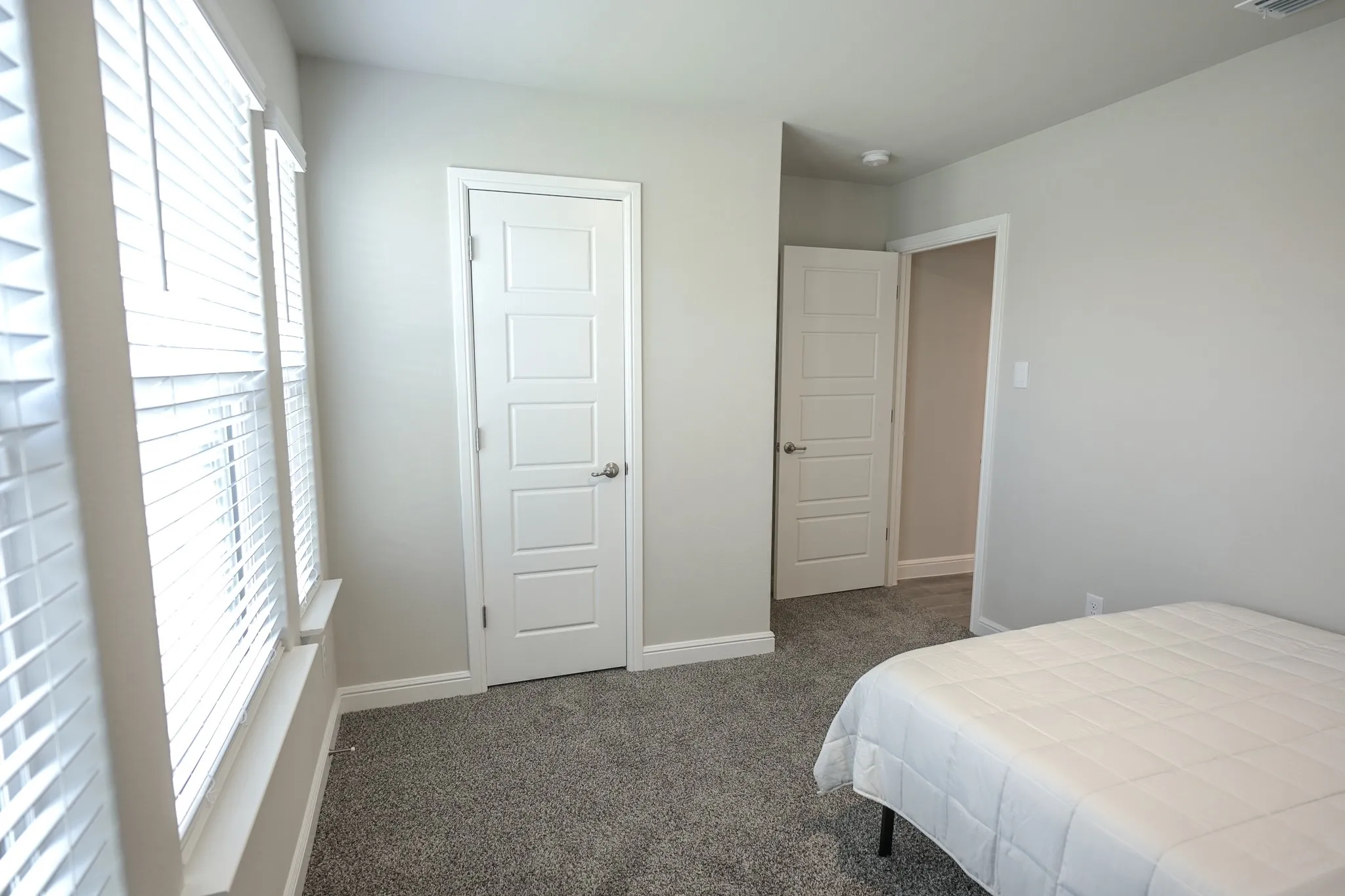 Single Family Residence For Sale in Johnson County , 725 Golden Gate Park Road, Alvarado, Texas 76009, 4 Bedroom, 2 Bathroom, 2 Garage spaces, 2,172 Sqft, built in 2023, mls#21294707, Real Estate Agent in Alvarado, Homes For Sale in Johnson county, Homes For Sale in Alvarado, Realtor in Alvarado Texas, Real Estate Brokerage Independent Realty Texas, Luminita Cordes Realtor