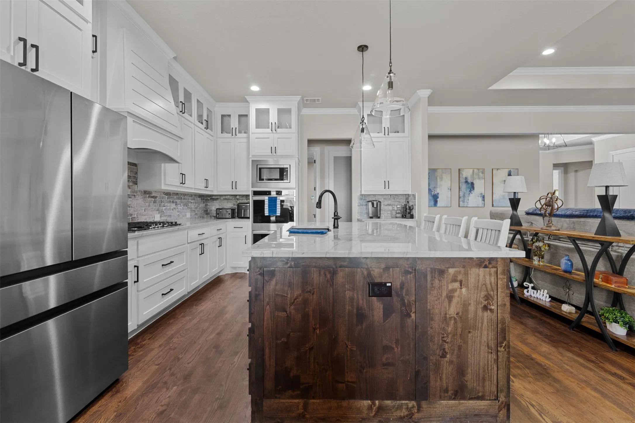 Single Family Residence For Sale in Johnson County , 1214 Woodside Drive, Mansfield, Texas 76063, 5 Bedroom, 5 Bathroom, 3 Garage spaces, 3,395 Sqft, built in 2023, mls#21294699, Real Estate Agent in Mansfield, Homes For Sale in Johnson county, Homes For Sale in Mansfield, Realtor in Mansfield Texas, Real Estate Brokerage Independent Realty Texas, Luminita Cordes Realtor