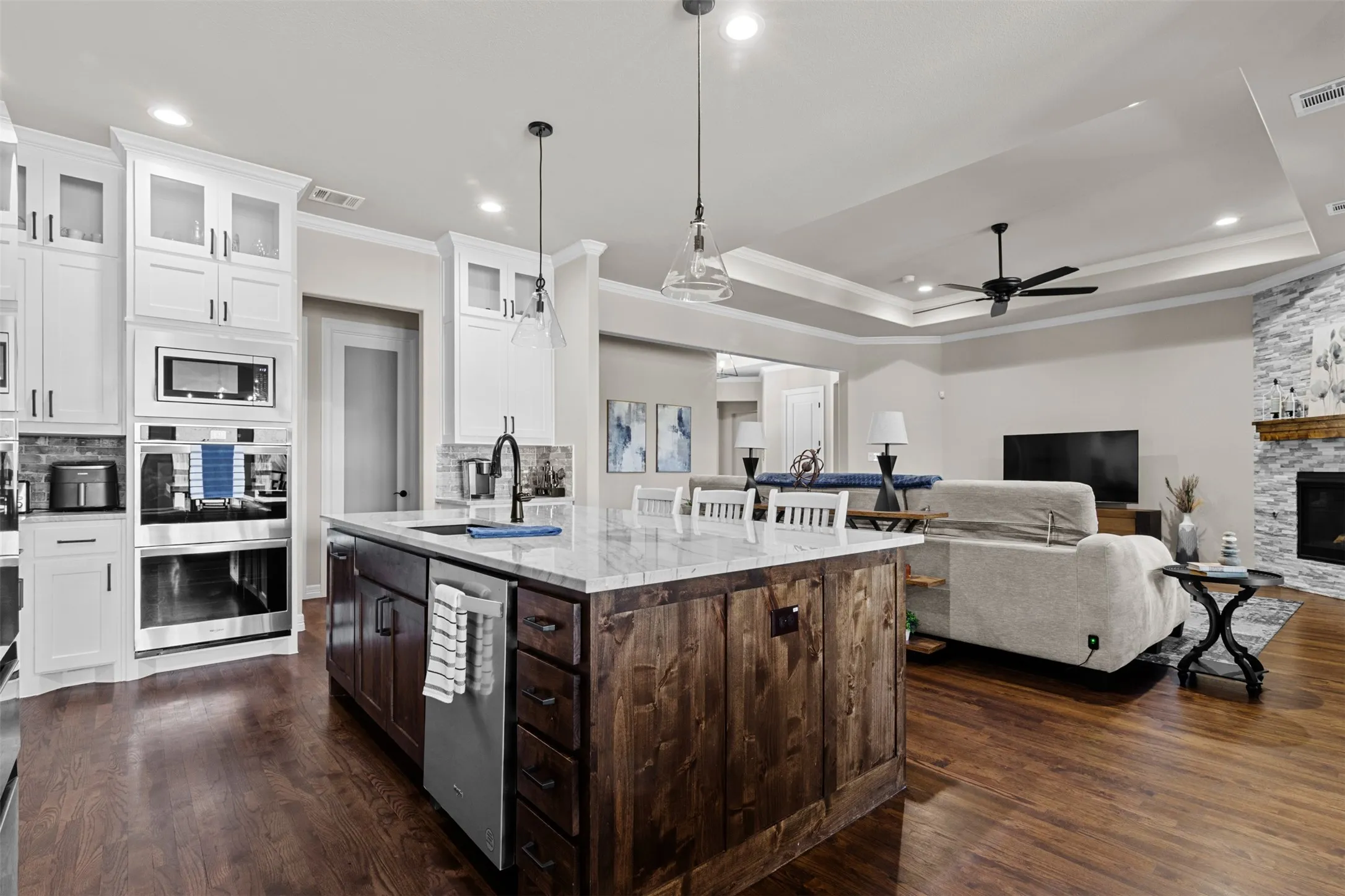 Single Family Residence For Sale in Johnson County , 1214 Woodside Drive, Mansfield, Texas 76063, 5 Bedroom, 5 Bathroom, 3 Garage spaces, 3,395 Sqft, built in 2023, mls#21294699, Real Estate Agent in Mansfield, Homes For Sale in Johnson county, Homes For Sale in Mansfield, Realtor in Mansfield Texas, Real Estate Brokerage Independent Realty Texas, Luminita Cordes Realtor