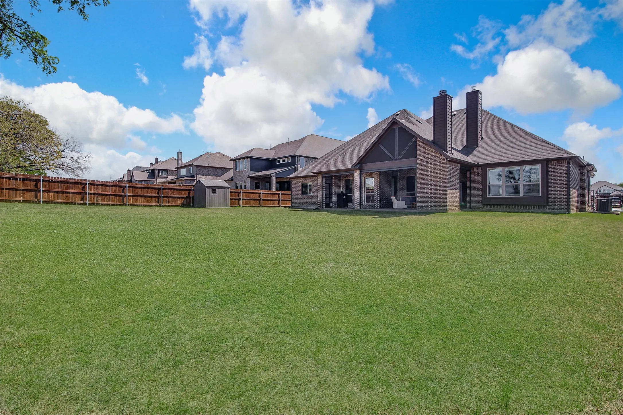 Spacious and private back yard