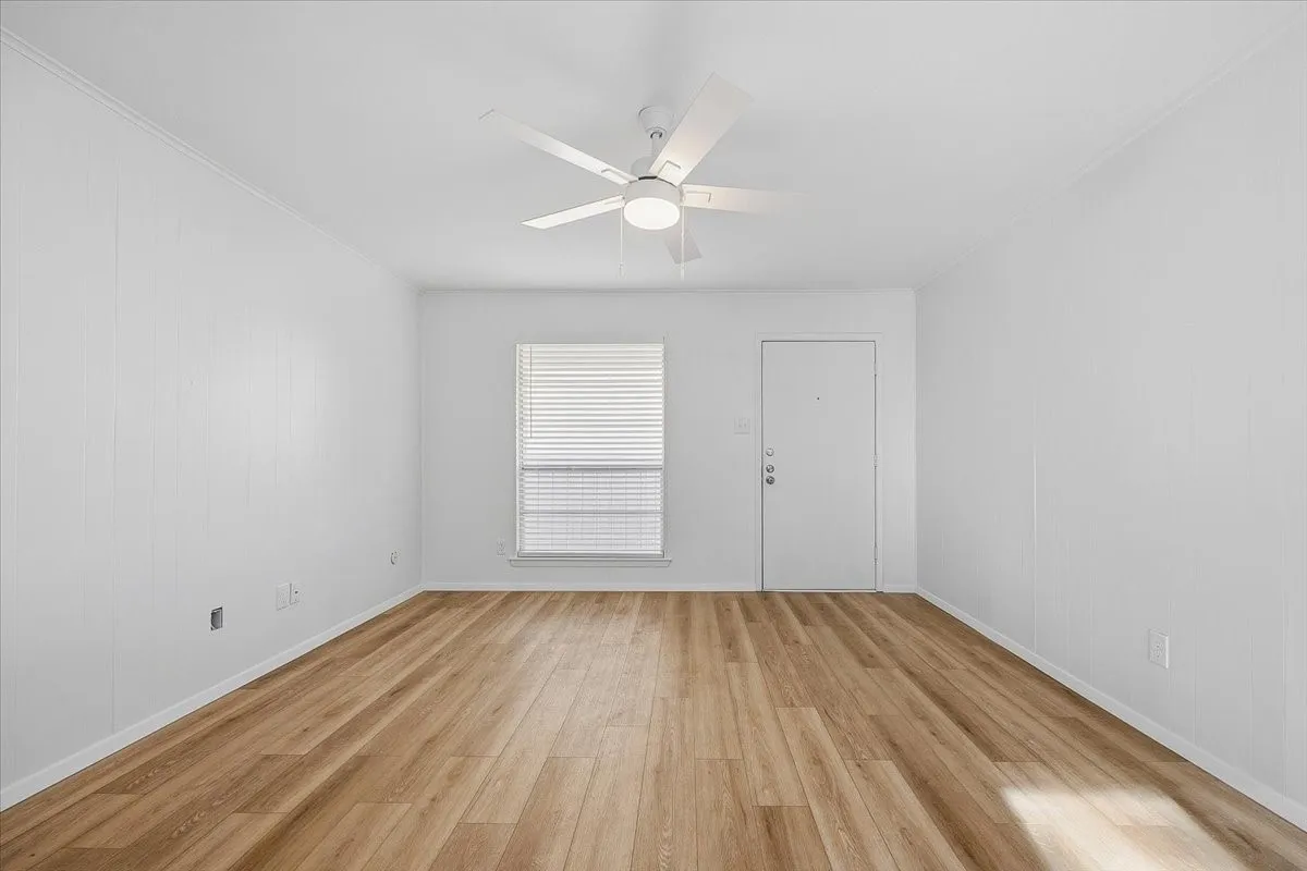 Apartment For Rent in Tarrant County , 133 N Bailey Avenue 145, Fort Worth, Texas 76107, 1 Bedroom, 1 Bathroom, Garage spaces, 600 Sqft, built in 1972, mls#21294720, Real Estate Agent in Fort Worth, Homes For Rent in Tarrant county, Homes For Rent in Fort Worth, Realtor in Fort Worth Texas, Real Estate Brokerage Independent Realty Texas, Luminita Cordes Realtor