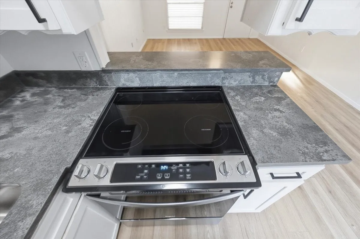 Apartment For Rent in Tarrant County , 133 N Bailey Avenue 145, Fort Worth, Texas 76107, 1 Bedroom, 1 Bathroom, Garage spaces, 600 Sqft, built in 1972, mls#21294720, Real Estate Agent in Fort Worth, Homes For Rent in Tarrant county, Homes For Rent in Fort Worth, Realtor in Fort Worth Texas, Real Estate Brokerage Independent Realty Texas, Luminita Cordes Realtor