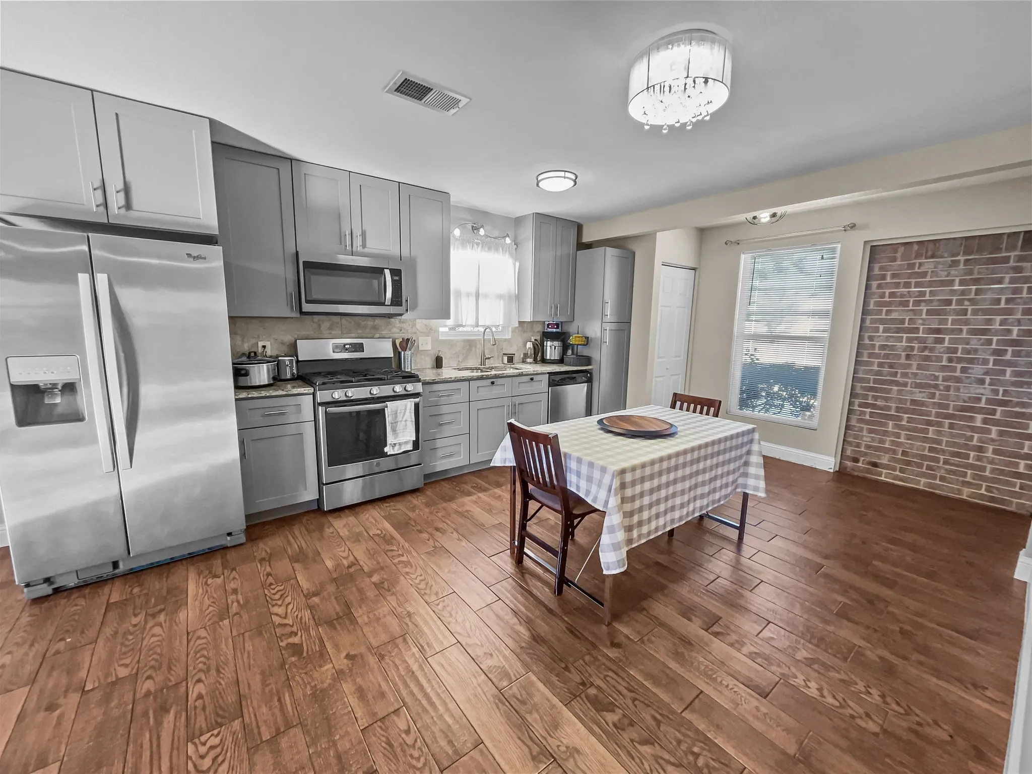 Single Family Residence For Rent in Collin County , 924 Meadow Mead Drive, Allen, Texas 75002, 3 Bedroom, 2 Bathroom, 1 Garage spaces, 1,068 Sqft, built in 1968, mls#21294618, Real Estate Agent in Allen, Homes For Rent in Collin county, Homes For Rent in Allen, Realtor in Allen Texas, Real Estate Brokerage Independent Realty Texas, Luminita Cordes Realtor