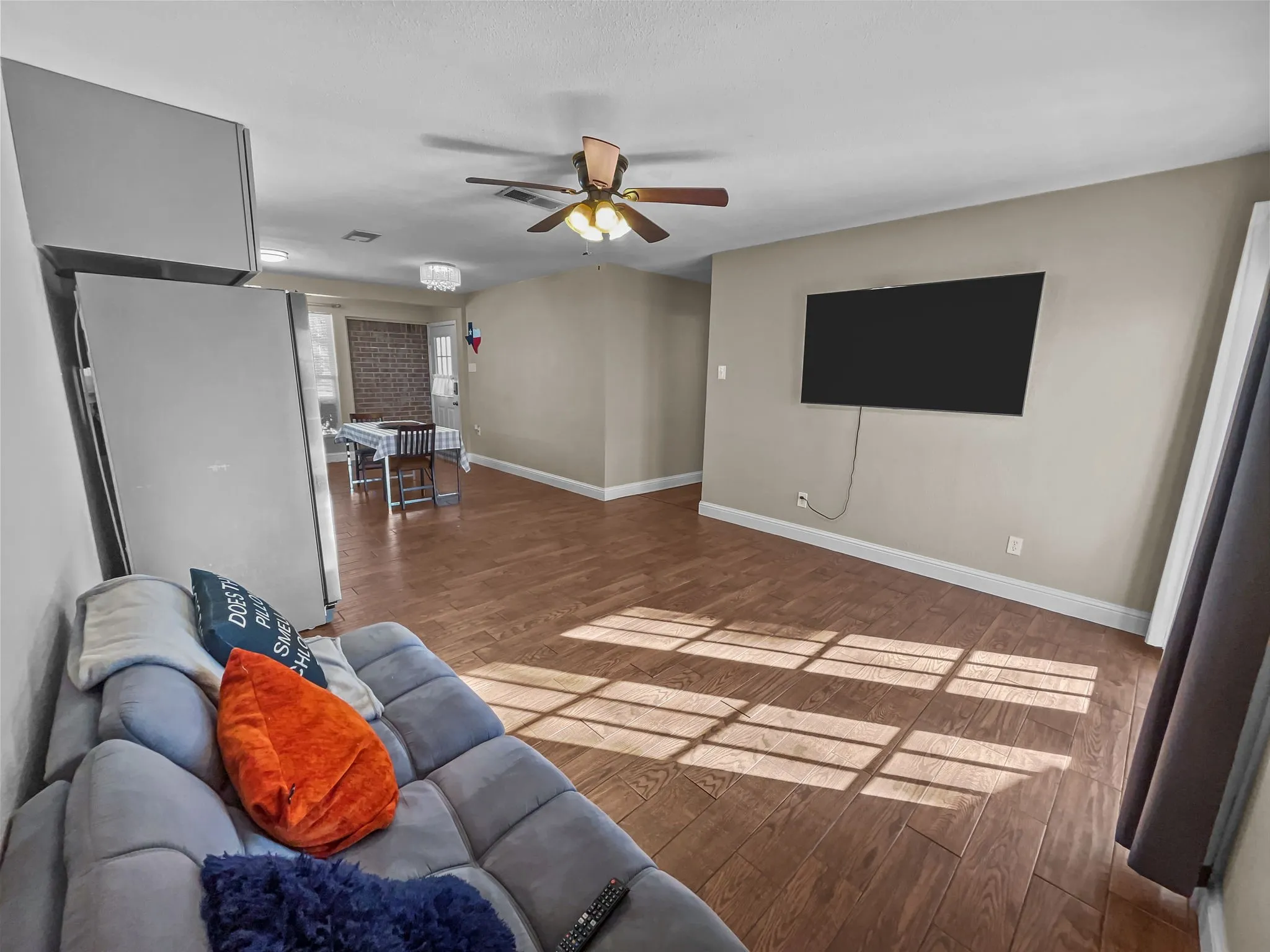 Single Family Residence For Rent in Collin County , 924 Meadow Mead Drive, Allen, Texas 75002, 3 Bedroom, 2 Bathroom, 1 Garage spaces, 1,068 Sqft, built in 1968, mls#21294618, Real Estate Agent in Allen, Homes For Rent in Collin county, Homes For Rent in Allen, Realtor in Allen Texas, Real Estate Brokerage Independent Realty Texas, Luminita Cordes Realtor