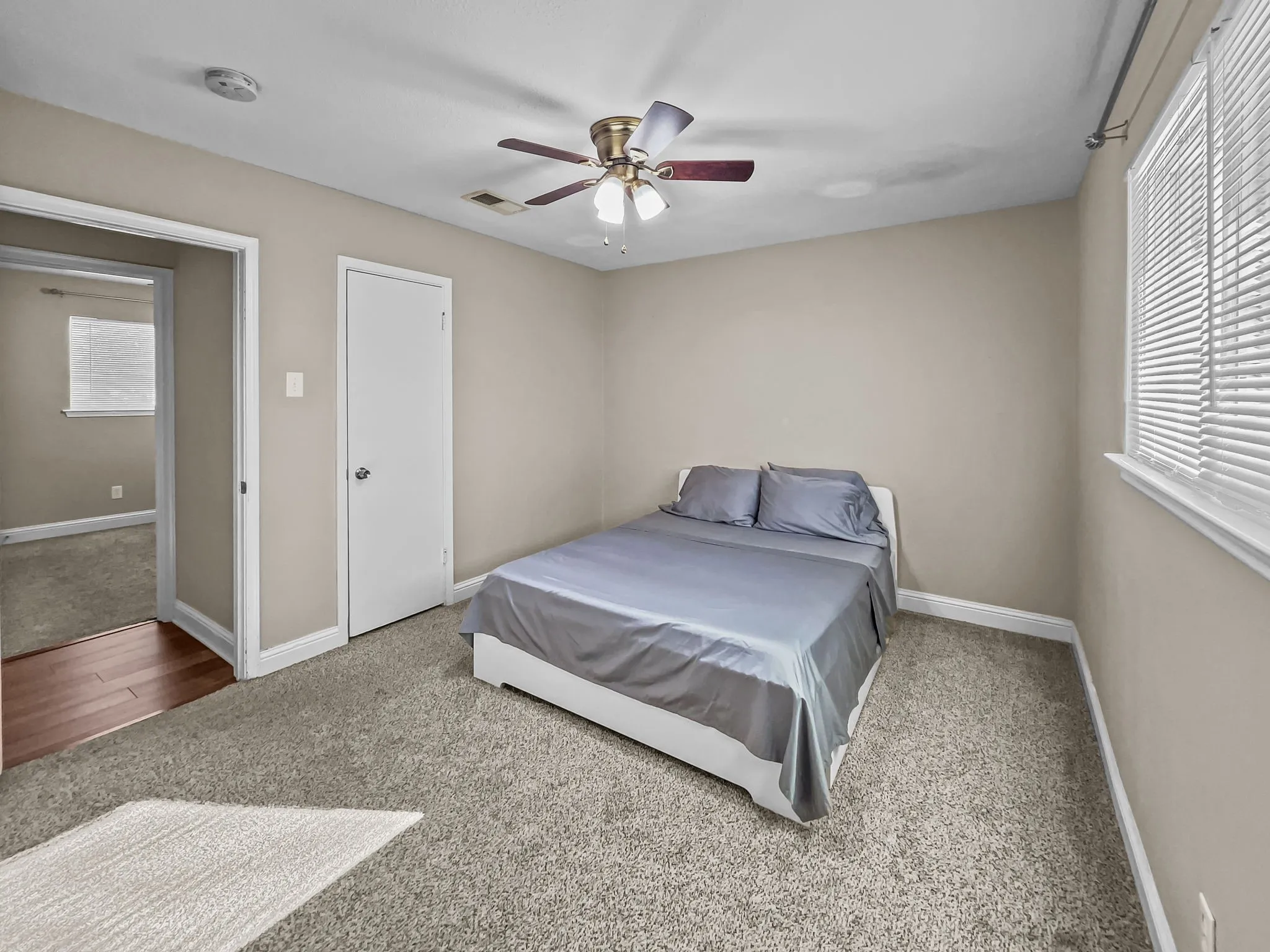 Single Family Residence For Rent in Collin County , 924 Meadow Mead Drive, Allen, Texas 75002, 3 Bedroom, 2 Bathroom, 1 Garage spaces, 1,068 Sqft, built in 1968, mls#21294618, Real Estate Agent in Allen, Homes For Rent in Collin county, Homes For Rent in Allen, Realtor in Allen Texas, Real Estate Brokerage Independent Realty Texas, Luminita Cordes Realtor