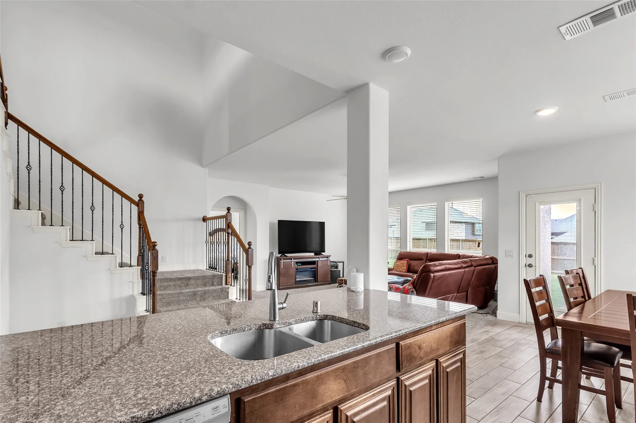 Single Family Residence For Sale in Collin County , 1318 Lantern Faith Drive, Wylie, Texas 75098, 5 Bedroom, 5 Bathroom, 2 Garage spaces, 3,750 Sqft, built in 2018, mls#21294746, Real Estate Agent in Wylie, Homes For Sale in Collin county, Homes For Sale in Wylie, Realtor in Wylie Texas, Real Estate Brokerage Independent Realty Texas, Luminita Cordes Realtor