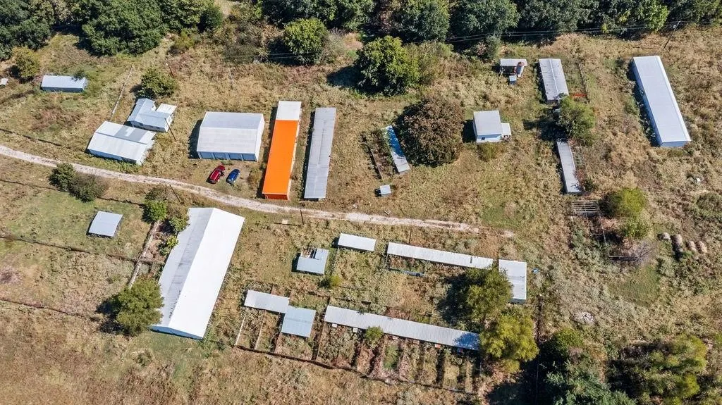 Farm For Sale in Fannin County , 3224 County Road 2225, Ivanhoe, Texas 75447, 4 Bedrooms, 3 Bathrooms, Garage spaces, 3,328 Sqft, built in 1980, Price $649,900, mls#21294752, Real Estate Agent in Ivanhoe, Homes For Sale in Fannin county, Homes For Sale in Ivanhoe, Realtor in Ivanhoe Texas, Real Estate Brokerage Independent Realty Texas, Luminita Cordes Realtor
