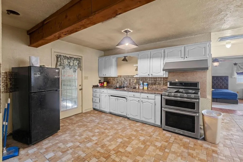 Farm For Sale in Fannin County , 3224 County Road 2225, Ivanhoe, Texas 75447, 4 Bedrooms, 3 Bathrooms, Garage spaces, 3,328 Sqft, built in 1980, Price $649,900, mls#21294752, Real Estate Agent in Ivanhoe, Homes For Sale in Fannin county, Homes For Sale in Ivanhoe, Realtor in Ivanhoe Texas, Real Estate Brokerage Independent Realty Texas, Luminita Cordes Realtor