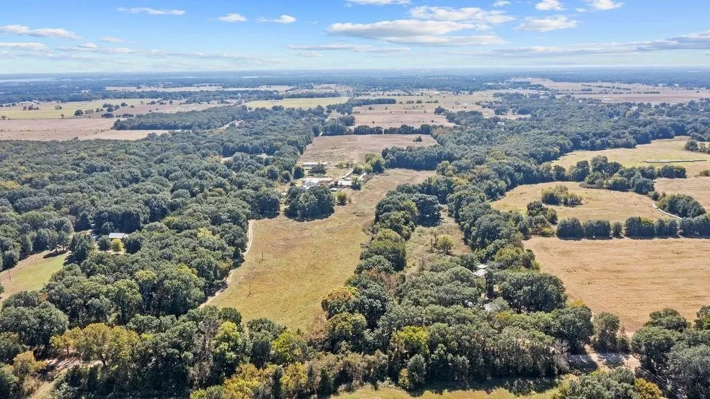 Farm For Sale in Fannin County , 3224 County Road 2225, Ivanhoe, Texas 75447, 4 Bedrooms, 3 Bathrooms, Garage spaces, 3,328 Sqft, built in 1980, Price $649,900, mls#21294752, Real Estate Agent in Ivanhoe, Homes For Sale in Fannin county, Homes For Sale in Ivanhoe, Realtor in Ivanhoe Texas, Real Estate Brokerage Independent Realty Texas, Luminita Cordes Realtor