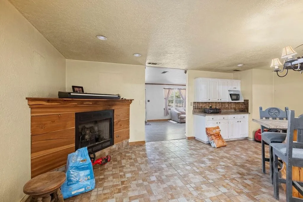Farm For Sale in Fannin County , 3224 County Road 2225, Ivanhoe, Texas 75447, 4 Bedrooms, 3 Bathrooms, Garage spaces, 3,328 Sqft, built in 1980, Price $649,900, mls#21294752, Real Estate Agent in Ivanhoe, Homes For Sale in Fannin county, Homes For Sale in Ivanhoe, Realtor in Ivanhoe Texas, Real Estate Brokerage Independent Realty Texas, Luminita Cordes Realtor