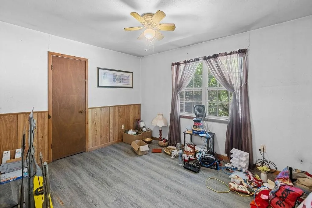 Farm For Sale in Fannin County , 3224 County Road 2225, Ivanhoe, Texas 75447, 4 Bedrooms, 3 Bathrooms, Garage spaces, 3,328 Sqft, built in 1980, Price $649,900, mls#21294752, Real Estate Agent in Ivanhoe, Homes For Sale in Fannin county, Homes For Sale in Ivanhoe, Realtor in Ivanhoe Texas, Real Estate Brokerage Independent Realty Texas, Luminita Cordes Realtor