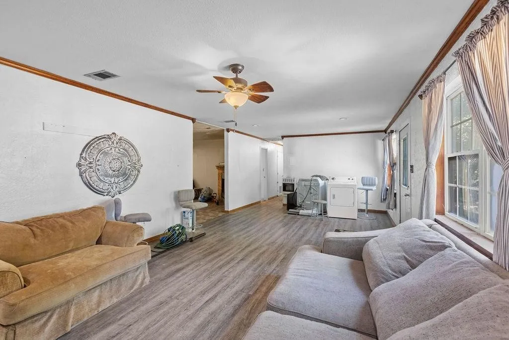Farm For Sale in Fannin County , 3224 County Road 2225, Ivanhoe, Texas 75447, 4 Bedrooms, 3 Bathrooms, Garage spaces, 3,328 Sqft, built in 1980, Price $649,900, mls#21294752, Real Estate Agent in Ivanhoe, Homes For Sale in Fannin county, Homes For Sale in Ivanhoe, Realtor in Ivanhoe Texas, Real Estate Brokerage Independent Realty Texas, Luminita Cordes Realtor