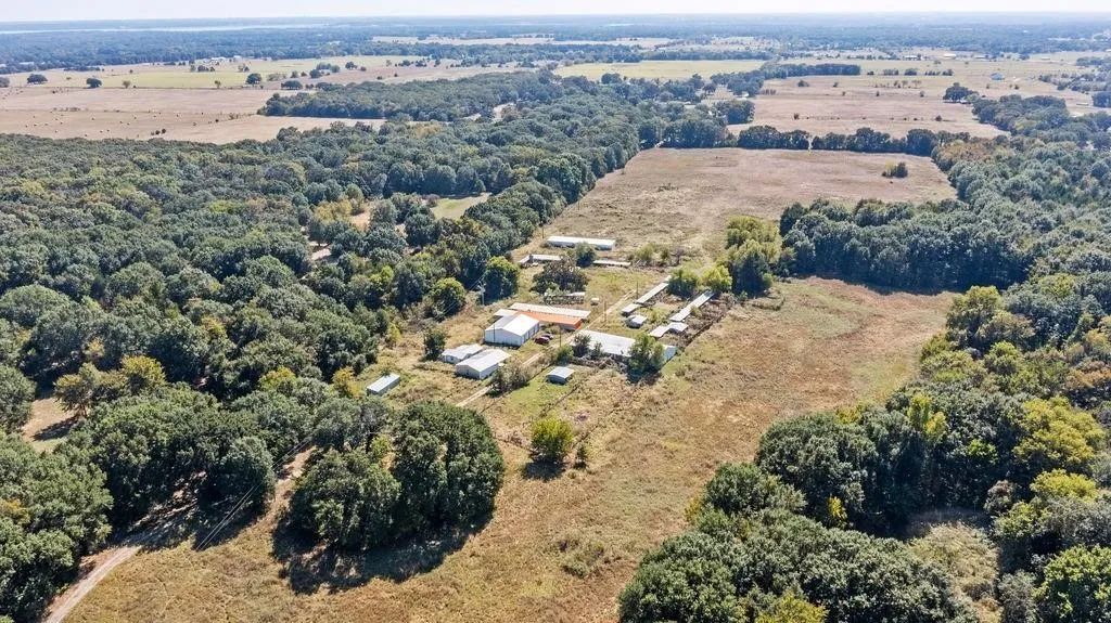 Farm For Sale in Fannin County , 3224 County Road 2225, Ivanhoe, Texas 75447, 4 Bedrooms, 3 Bathrooms, Garage spaces, 3,328 Sqft, built in 1980, Price $649,900, mls#21294752, Real Estate Agent in Ivanhoe, Homes For Sale in Fannin county, Homes For Sale in Ivanhoe, Realtor in Ivanhoe Texas, Real Estate Brokerage Independent Realty Texas, Luminita Cordes Realtor
