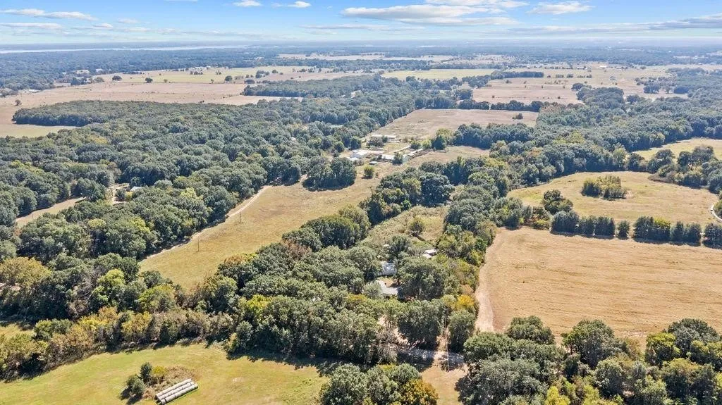 Farm For Sale in Fannin County , 3224 County Road 2225, Ivanhoe, Texas 75447, 4 Bedrooms, 3 Bathrooms, Garage spaces, 3,328 Sqft, built in 1980, Price $649,900, mls#21294752, Real Estate Agent in Ivanhoe, Homes For Sale in Fannin county, Homes For Sale in Ivanhoe, Realtor in Ivanhoe Texas, Real Estate Brokerage Independent Realty Texas, Luminita Cordes Realtor