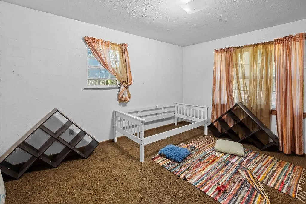 Farm For Sale in Fannin County , 3224 County Road 2225, Ivanhoe, Texas 75447, 4 Bedrooms, 3 Bathrooms, Garage spaces, 3,328 Sqft, built in 1980, Price $649,900, mls#21294752, Real Estate Agent in Ivanhoe, Homes For Sale in Fannin county, Homes For Sale in Ivanhoe, Realtor in Ivanhoe Texas, Real Estate Brokerage Independent Realty Texas, Luminita Cordes Realtor
