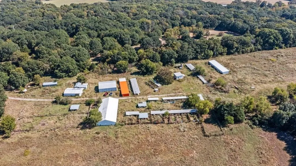 Farm For Sale in Fannin County , 3224 County Road 2225, Ivanhoe, Texas 75447, 4 Bedrooms, 3 Bathrooms, Garage spaces, 3,328 Sqft, built in 1980, Price $649,900, mls#21294752, Real Estate Agent in Ivanhoe, Homes For Sale in Fannin county, Homes For Sale in Ivanhoe, Realtor in Ivanhoe Texas, Real Estate Brokerage Independent Realty Texas, Luminita Cordes Realtor
