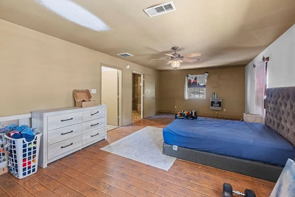 Farm For Sale in Fannin County , 3224 County Road 2225, Ivanhoe, Texas 75447, 4 Bedrooms, 3 Bathrooms, Garage spaces, 3,328 Sqft, built in 1980, Price $649,900, mls#21294752, Real Estate Agent in Ivanhoe, Homes For Sale in Fannin county, Homes For Sale in Ivanhoe, Realtor in Ivanhoe Texas, Real Estate Brokerage Independent Realty Texas, Luminita Cordes Realtor
