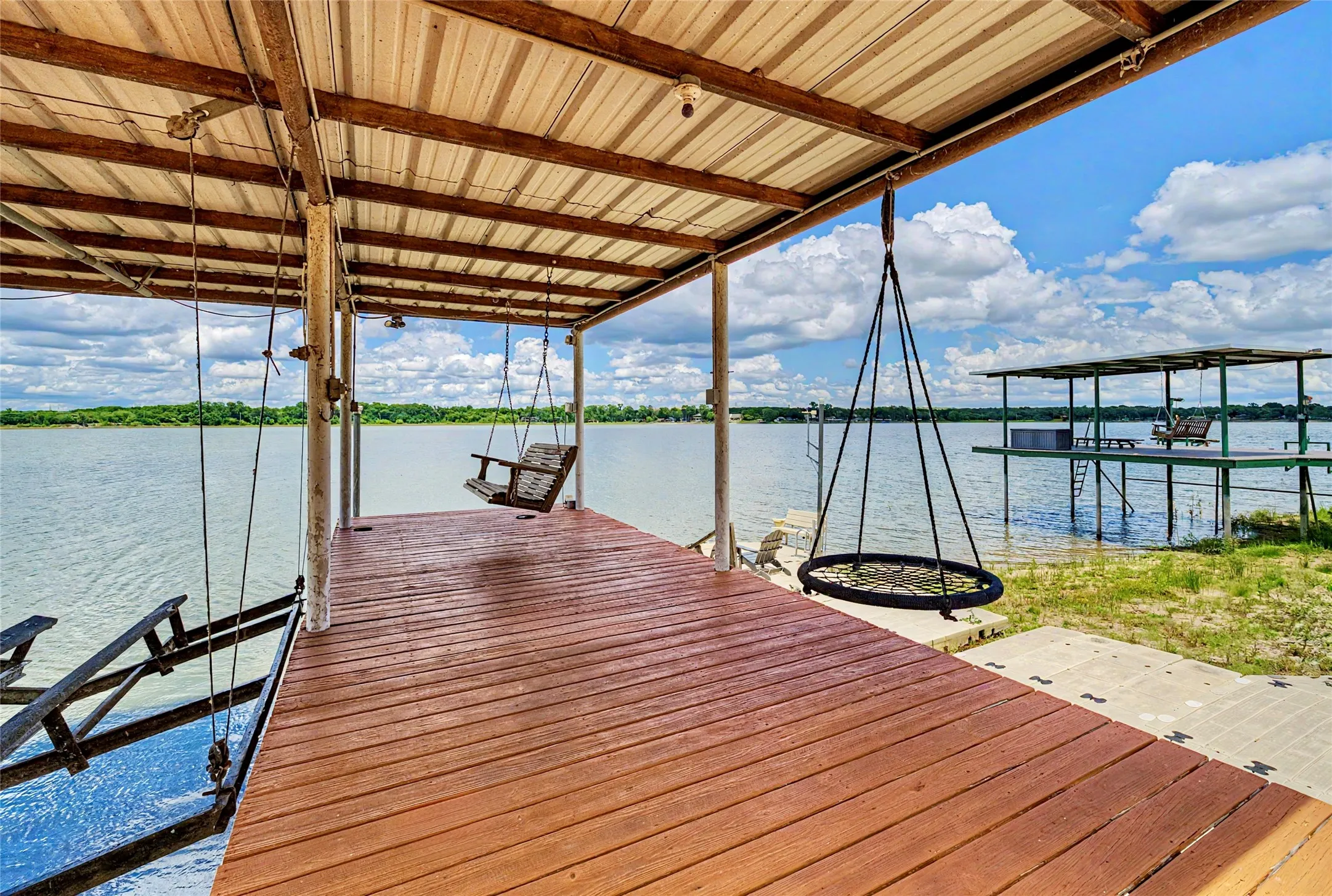Single Family Residence For Sale in Parker County , 1152 W Lake Drive, Weatherford, Texas 76087, 2 Bedroom, 2 Bathroom, Garage spaces, 1,680 Sqft, built in 2000, mls#21292425, Real Estate Agent in Weatherford, Homes For Sale in Parker county, Homes For Sale in Weatherford, Realtor in Weatherford Texas, Real Estate Brokerage Independent Realty Texas, Luminita Cordes Realtor