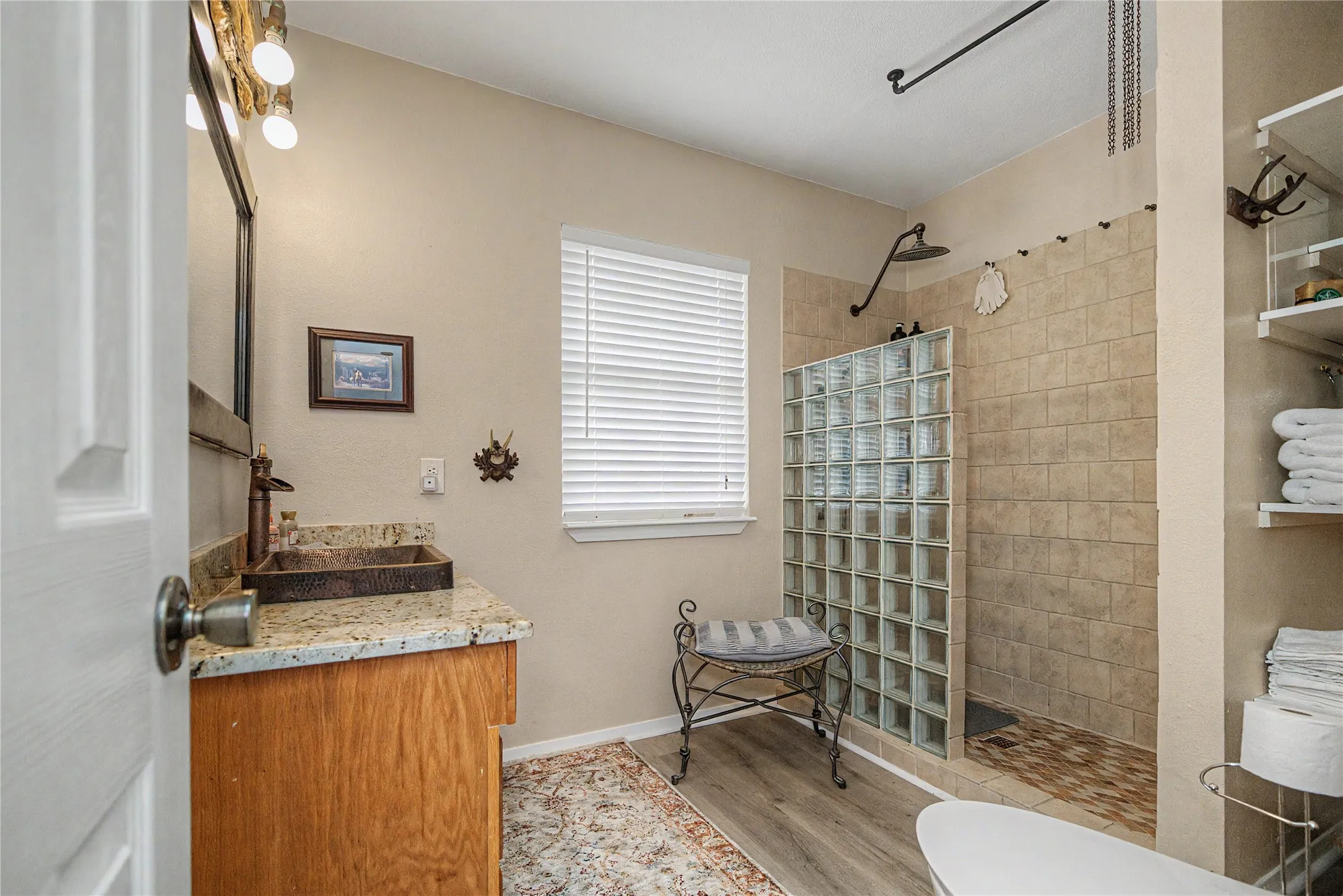 Single Family Residence For Sale in Parker County , 1152 W Lake Drive, Weatherford, Texas 76087, 2 Bedroom, 2 Bathroom, Garage spaces, 1,680 Sqft, built in 2000, mls#21292425, Real Estate Agent in Weatherford, Homes For Sale in Parker county, Homes For Sale in Weatherford, Realtor in Weatherford Texas, Real Estate Brokerage Independent Realty Texas, Luminita Cordes Realtor