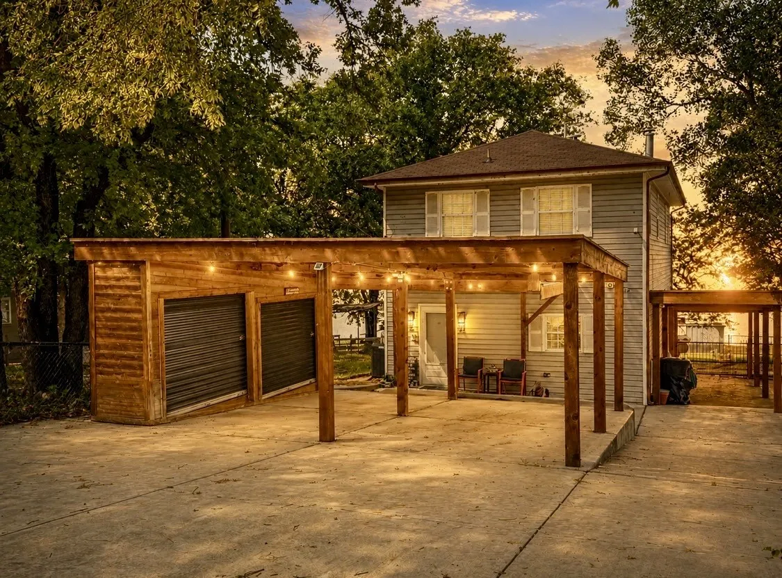 Single Family Residence For Sale in Parker County , 1152 W Lake Drive, Weatherford, Texas 76087, 2 Bedroom, 2 Bathroom, Garage spaces, 1,680 Sqft, built in 2000, mls#21292425, Real Estate Agent in Weatherford, Homes For Sale in Parker county, Homes For Sale in Weatherford, Realtor in Weatherford Texas, Real Estate Brokerage Independent Realty Texas, Luminita Cordes Realtor